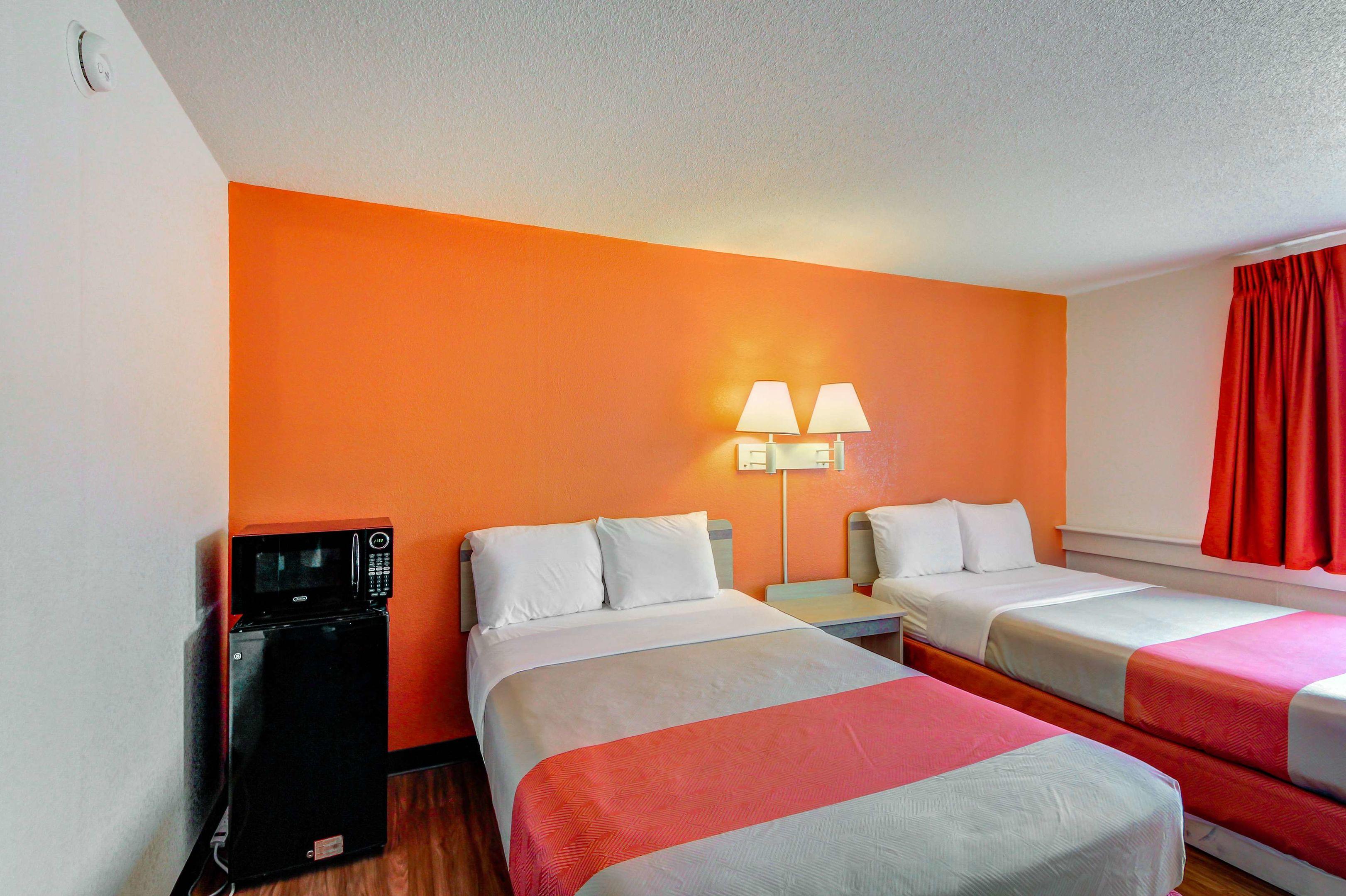 Motel 6 Wichita East — photo 5