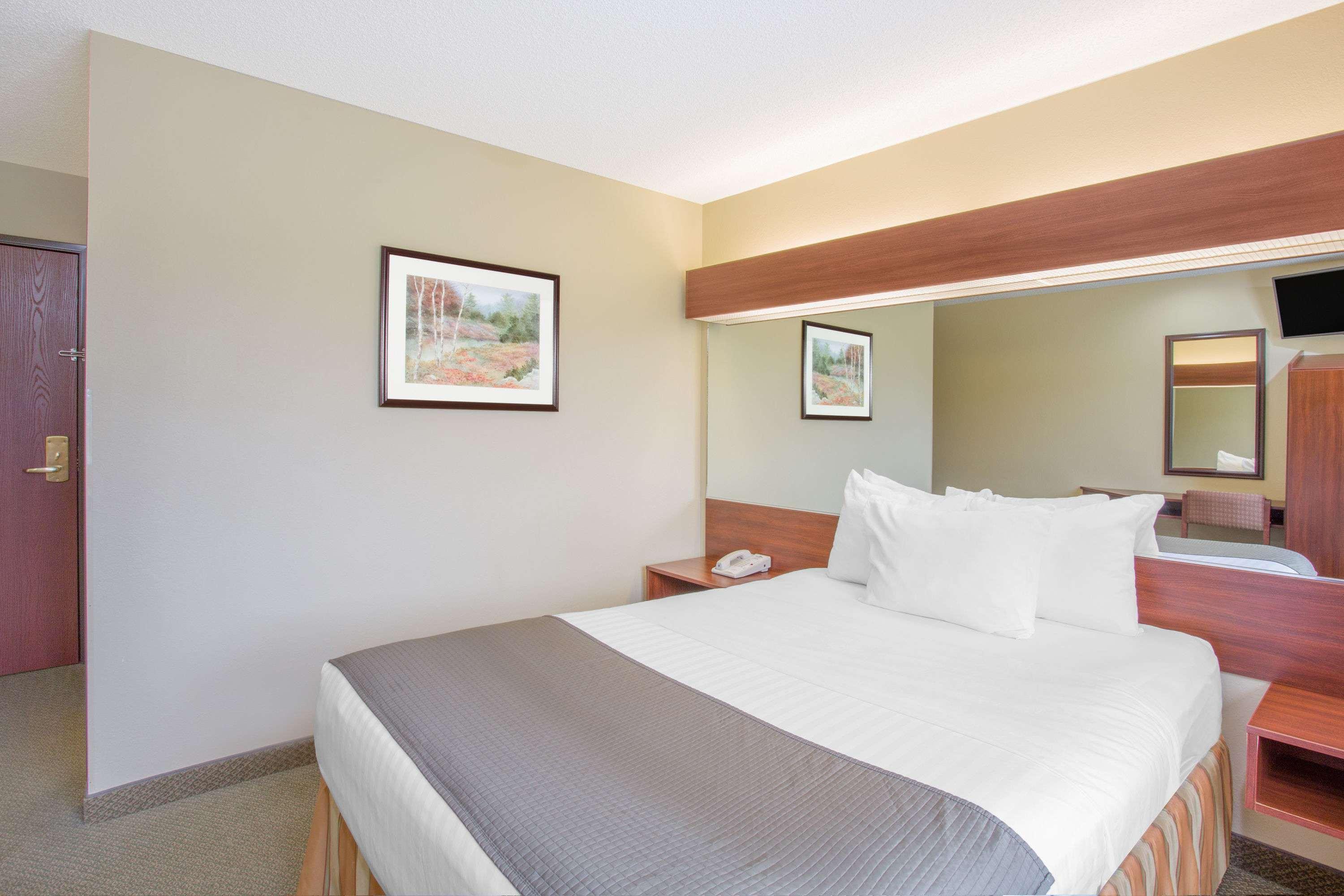 Microtel Inn & Suites Gassaway/Sutton — photo 4