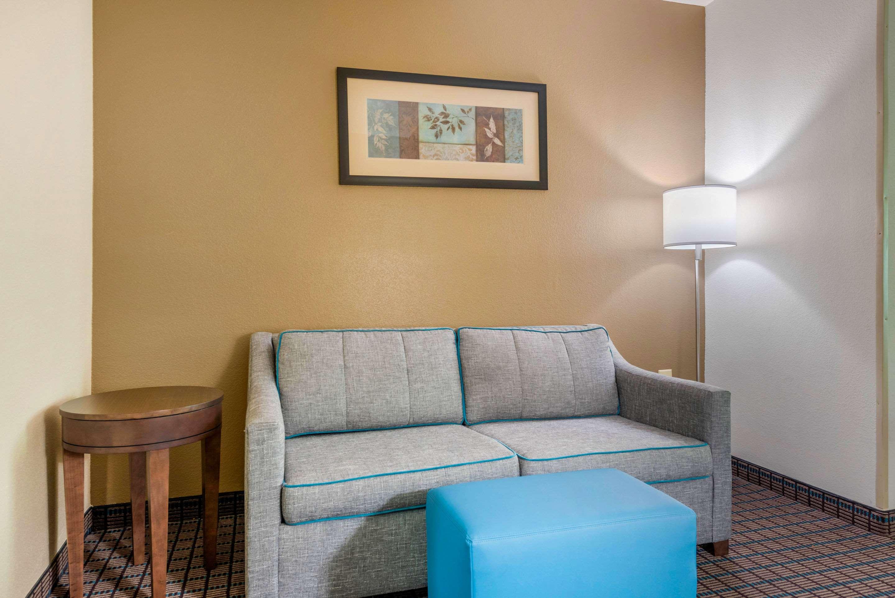 Quality Inn & Suites — photo 5