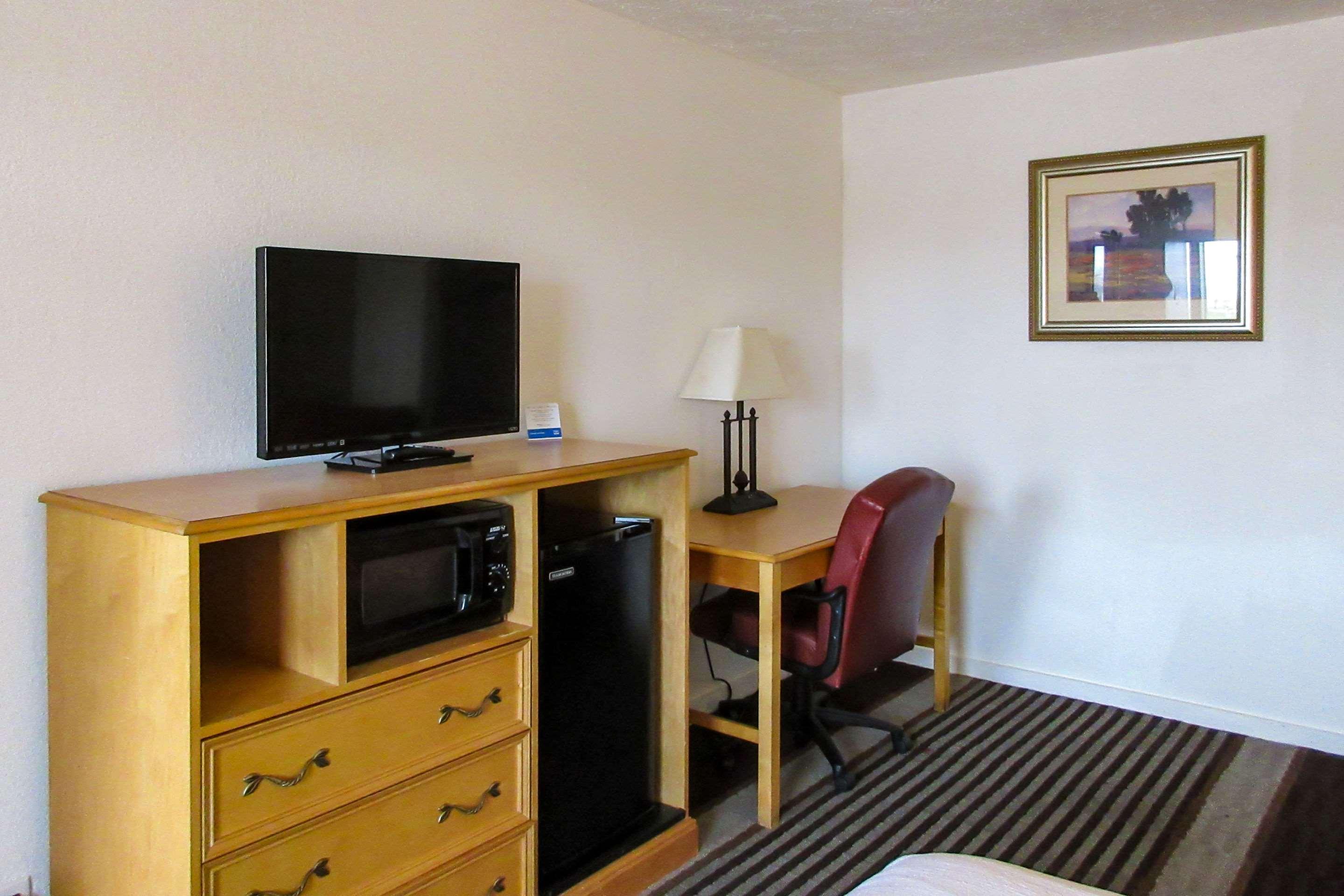 Rodeway Inn — photo 4