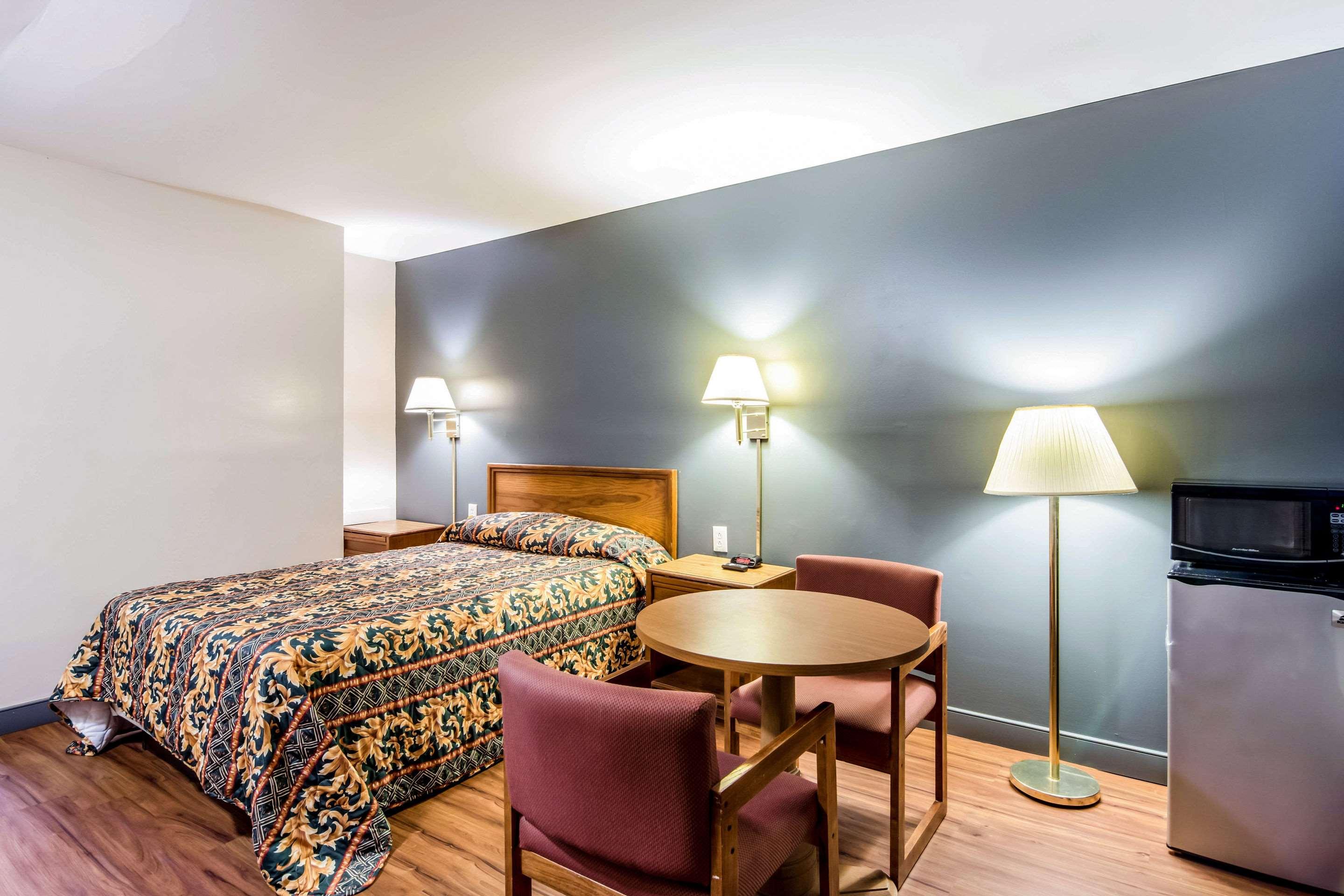 Rodeway Inn North Chesterfield-Richmond — photo 5