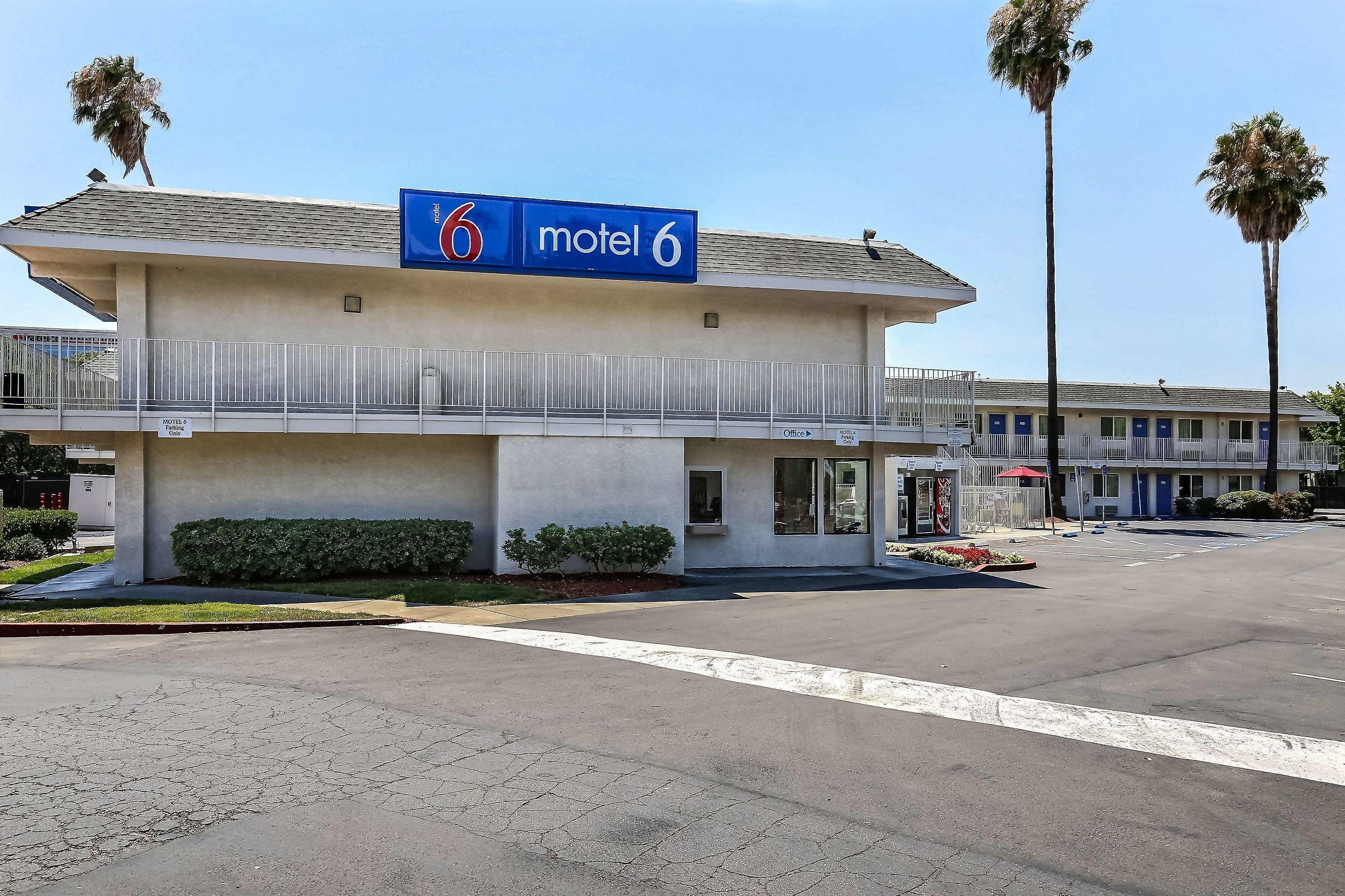 Motel 6 Pleasanton