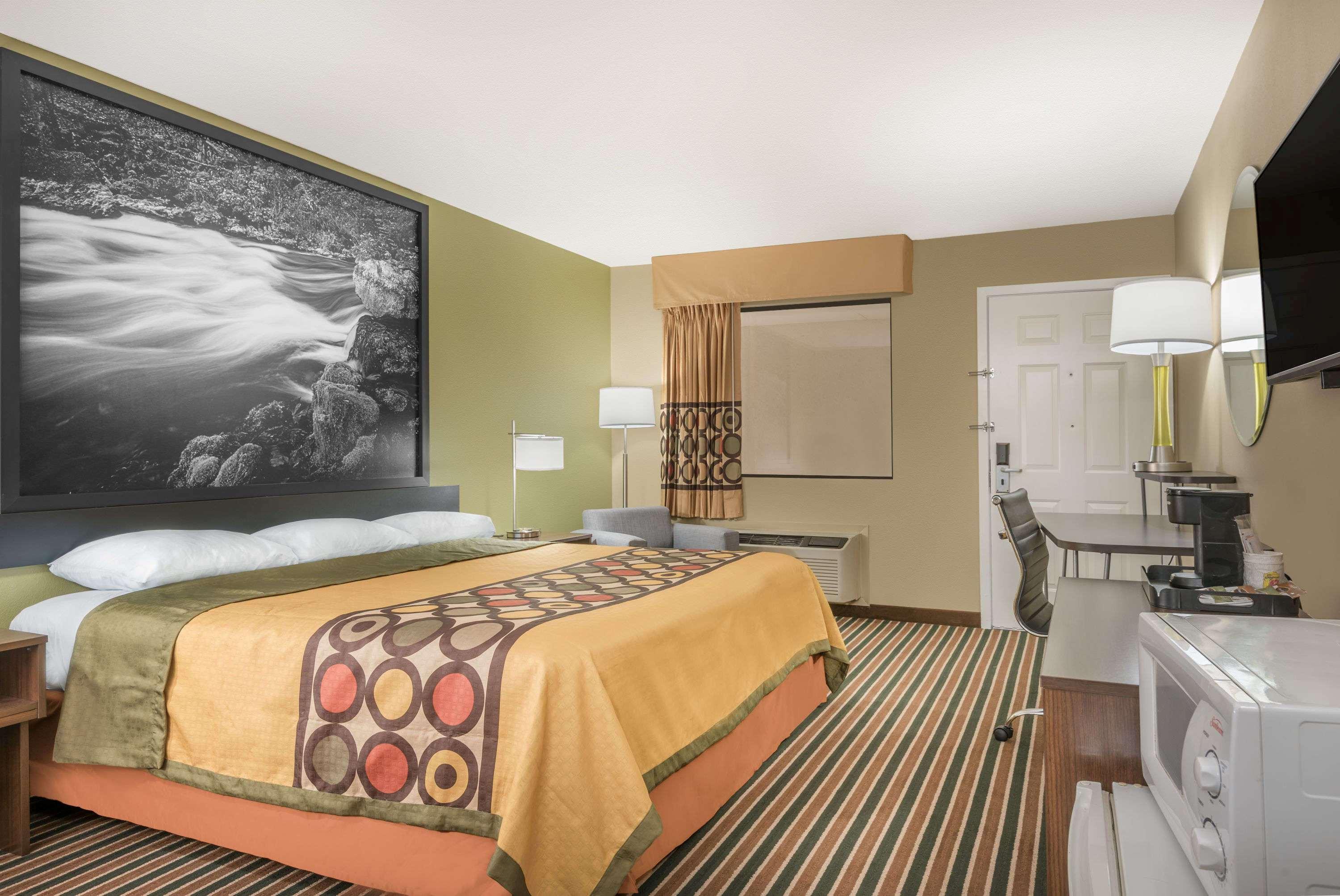 Super 8 by Wyndham Bryant Little Rock Area — photo 4