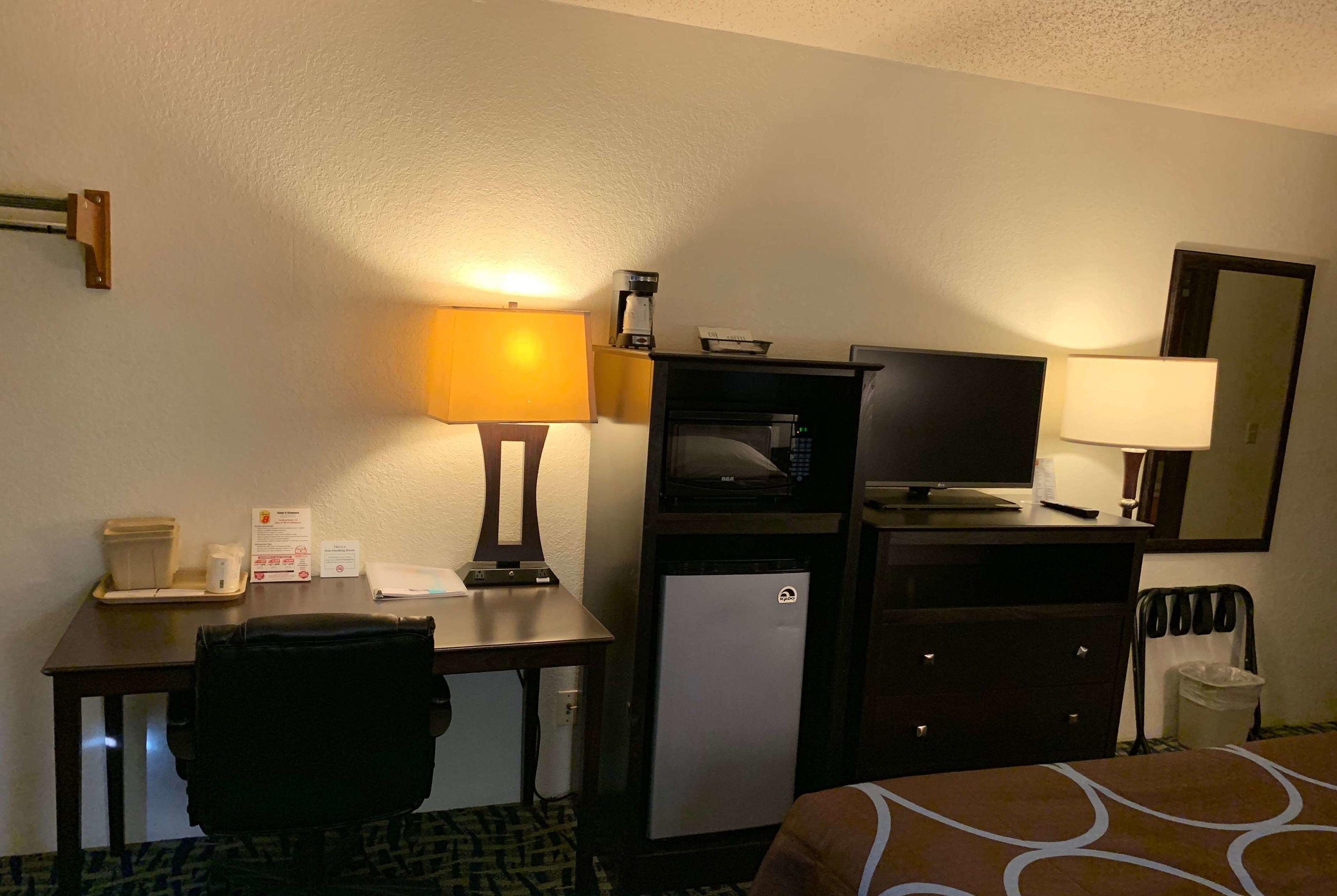 Super 8 by Wyndham Shakopee — photo 3