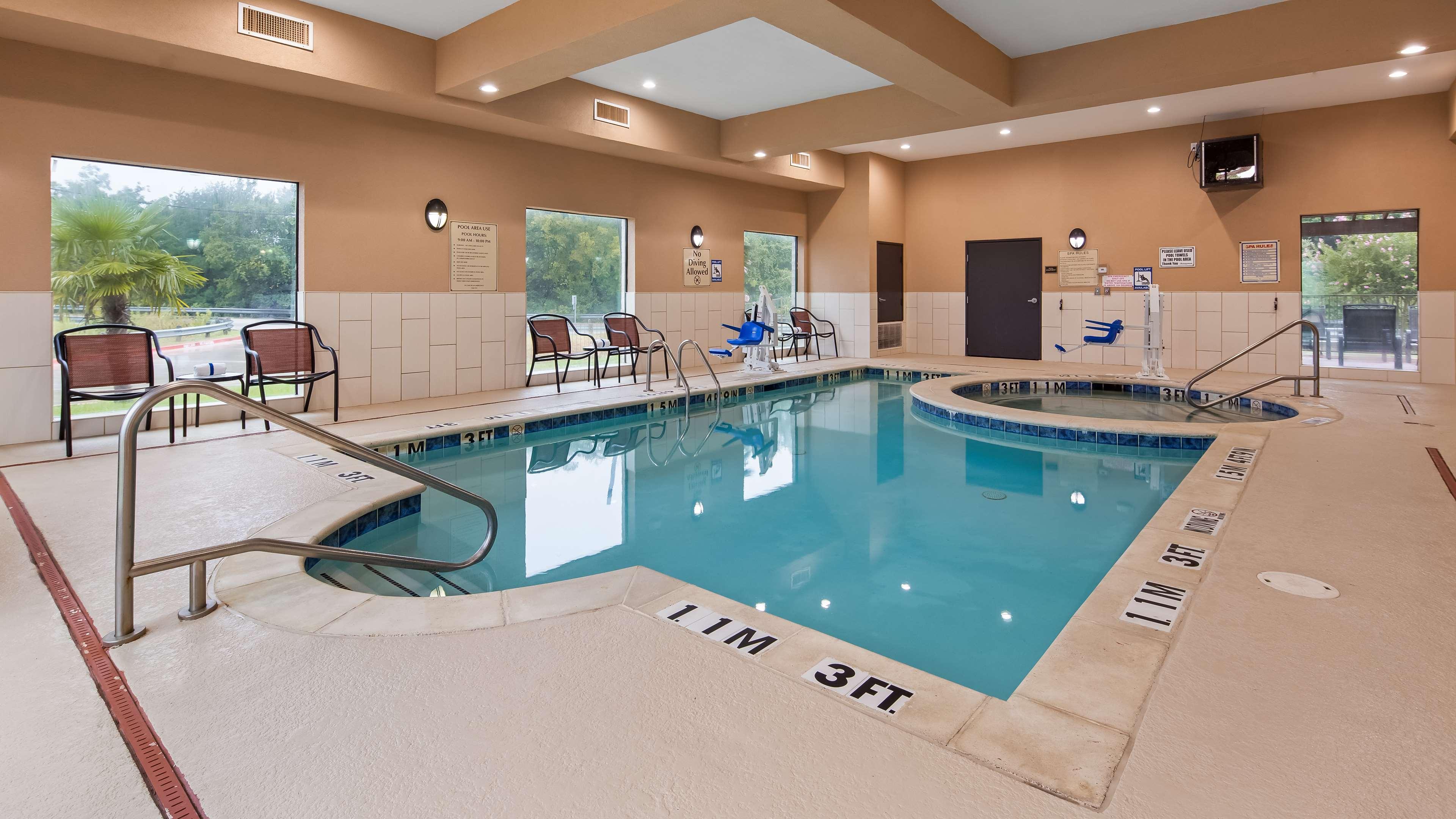 Best Western Plus Burleson Inn & Suites — photo 5