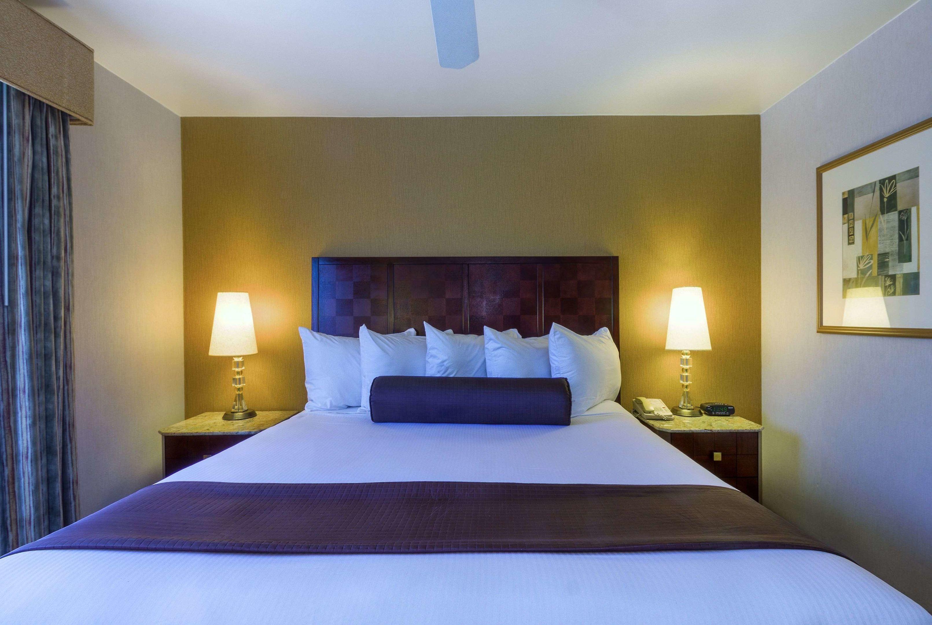 Ramada Inn & Suites Costa Mesa/Newport Beach — photo 4