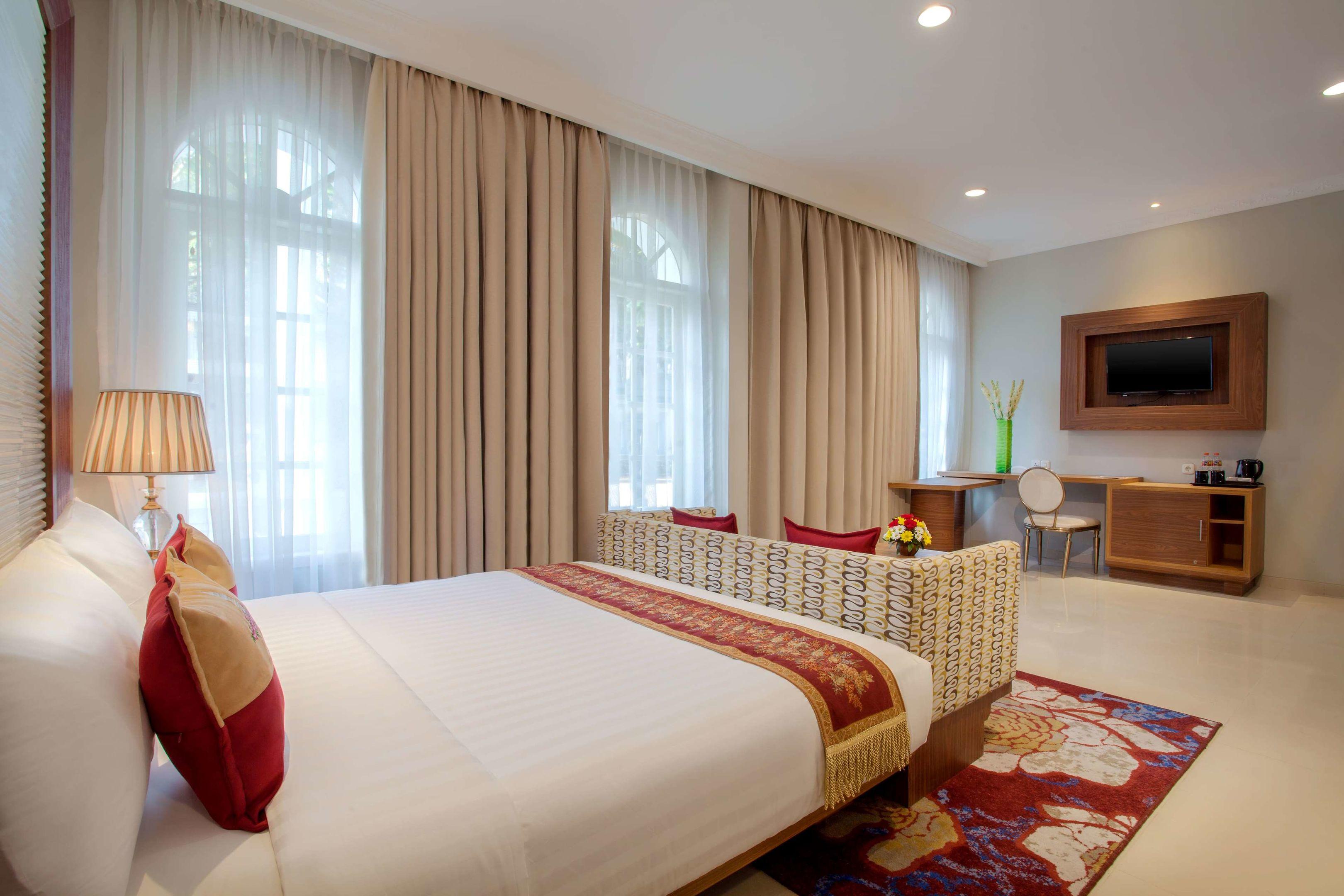 Ramada Suites By Wyndham Solo — photo 2