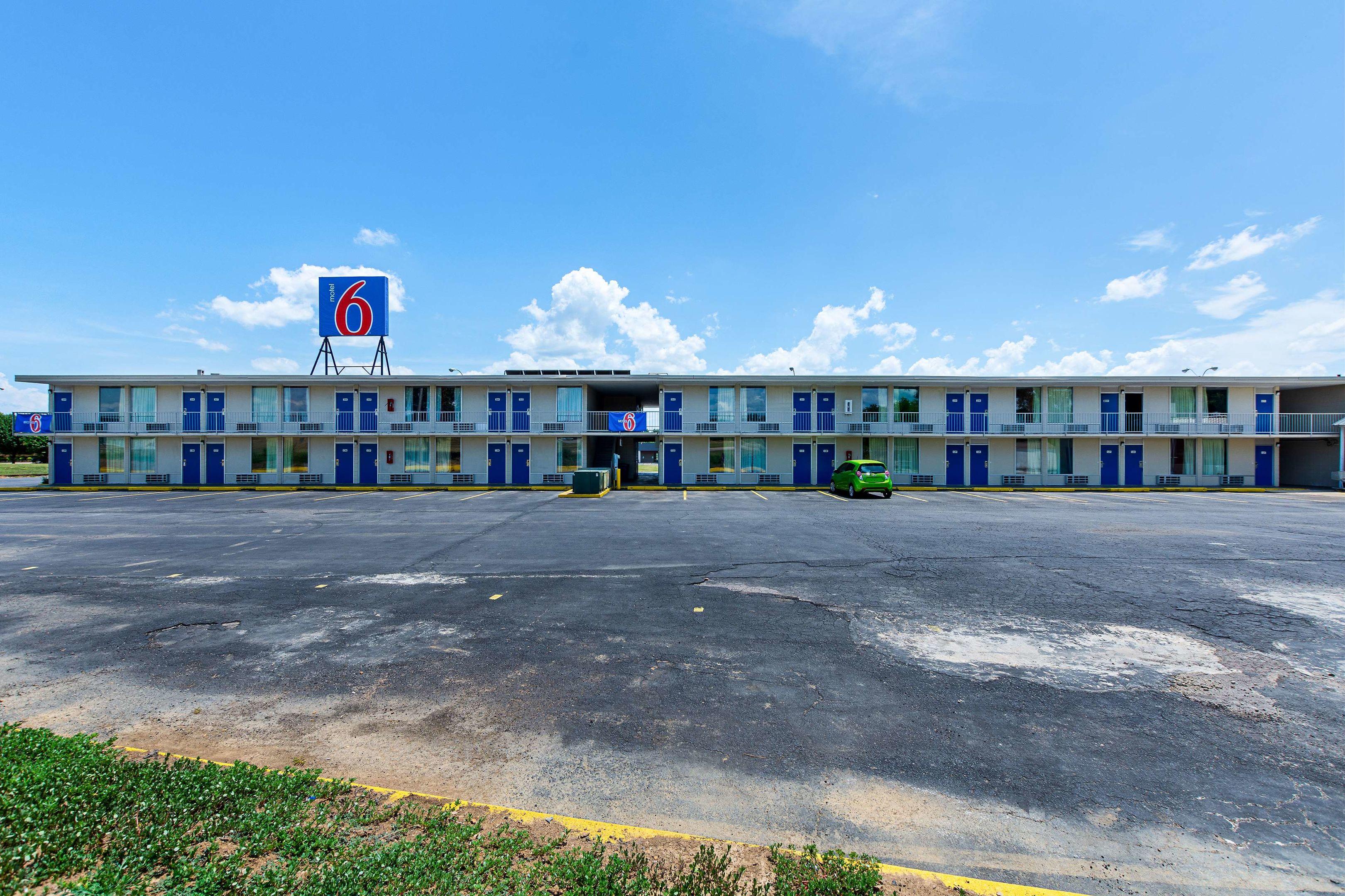 Motel 6 Van Buren — photo 3