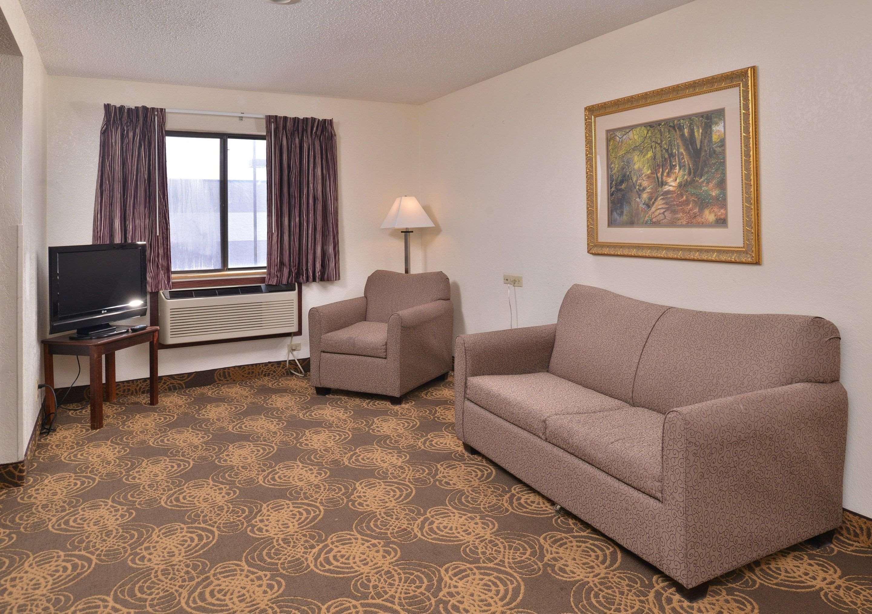 Econo Lodge Waukegan — photo 3