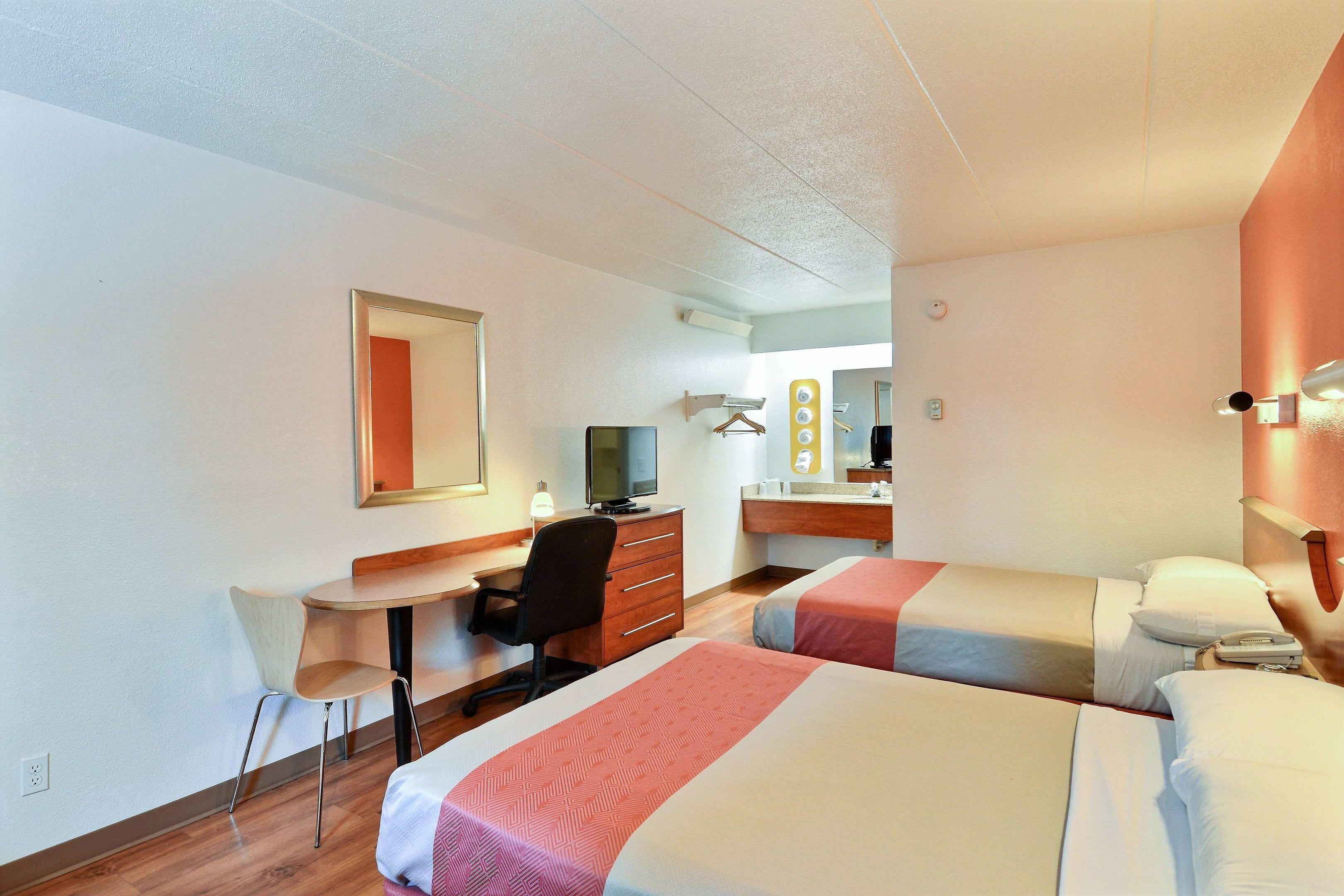 Motel 6 Nashua South — photo 3