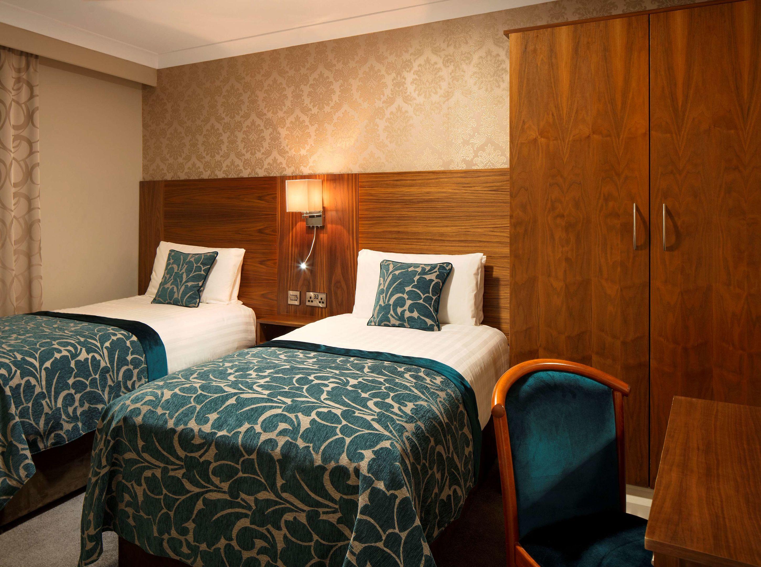 Royal Hotel and Merrill Leisure Club — photo 5