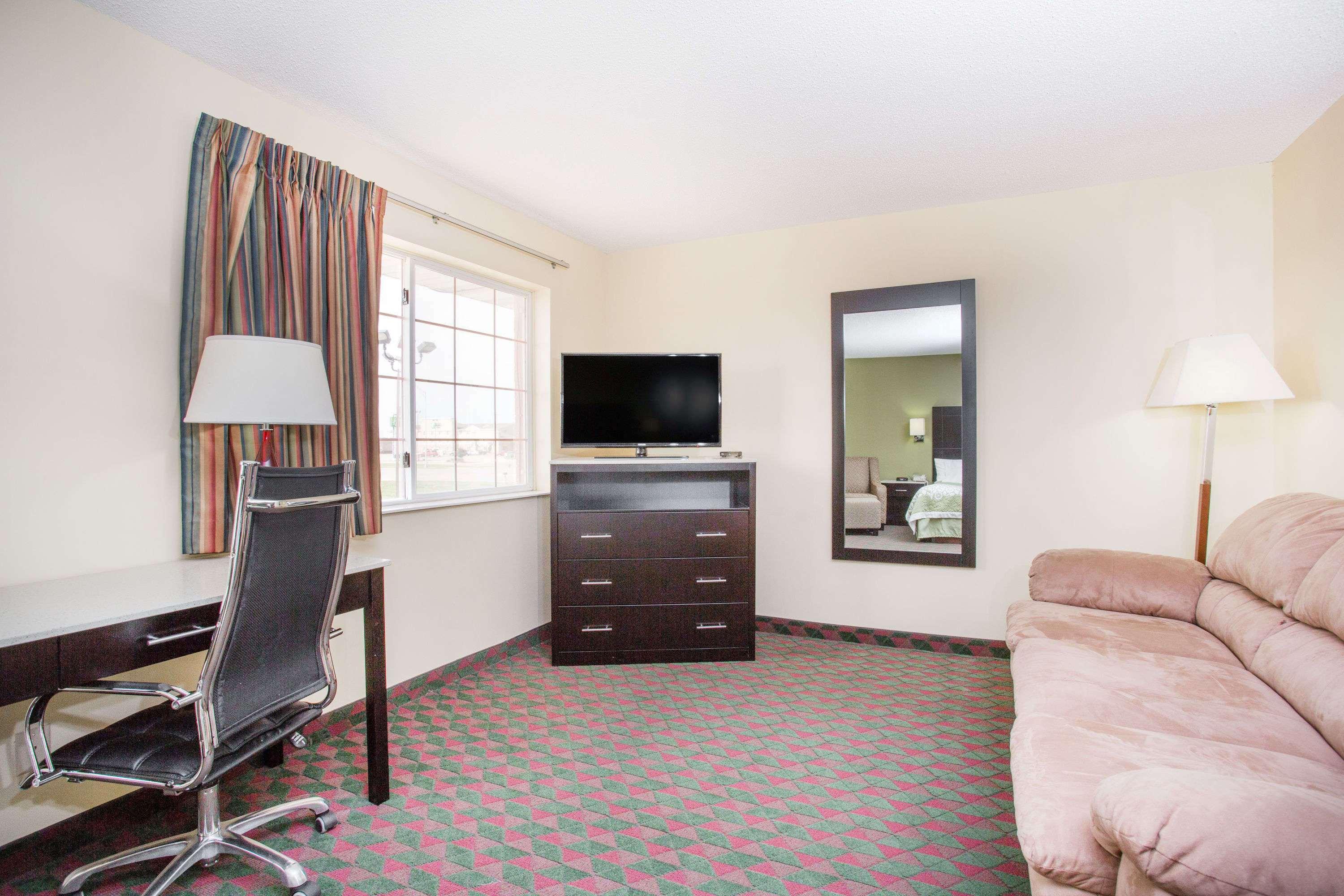 Days Inn by Wyndham Lexington NE — photo 5