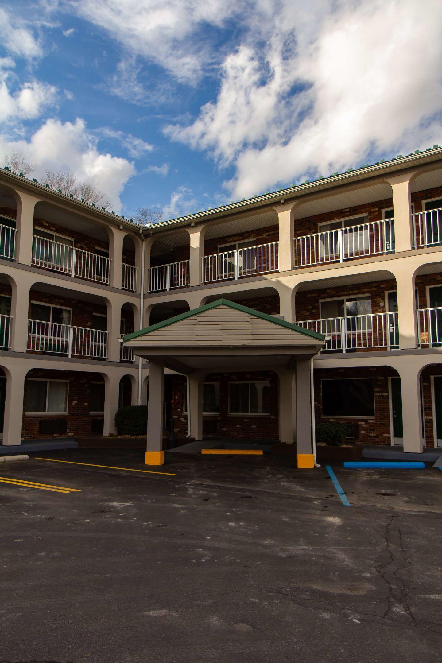 SureStay Hotel by Best Western Summersville — photo 4