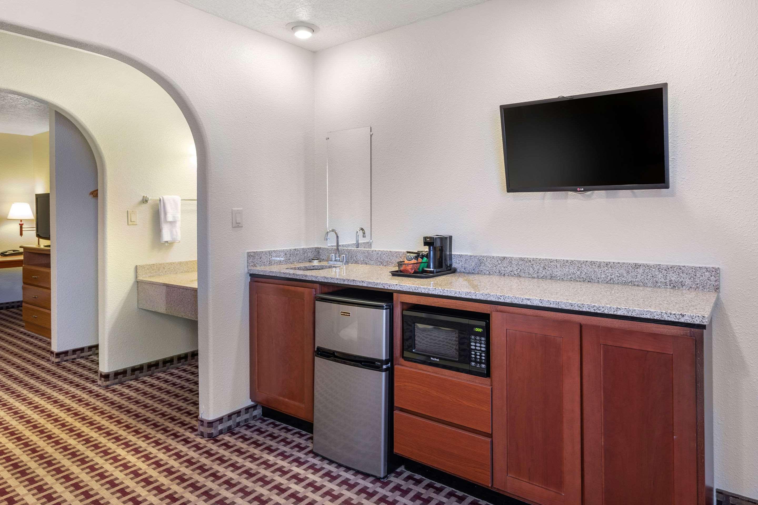 Econo Lodge Inn & Suites Socorro — photo 3