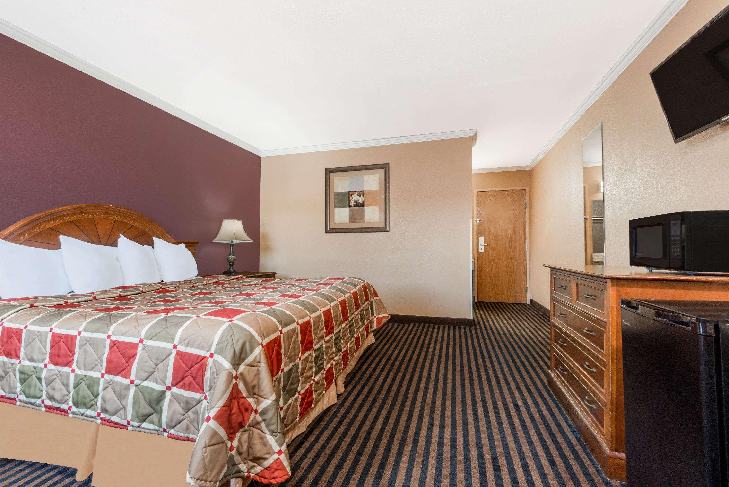 Days Inn Anderson — photo 4