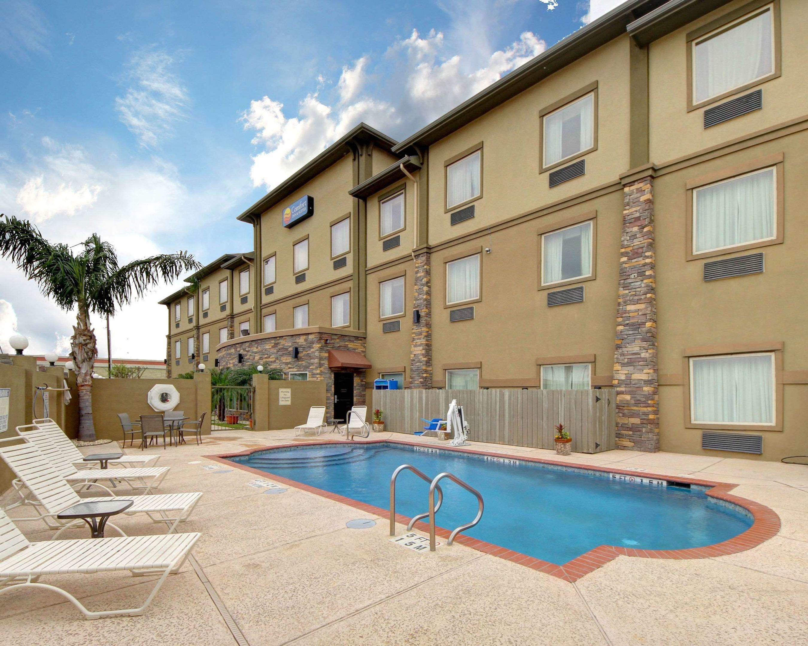 Comfort Inn & Suites  Donna — photo 4
