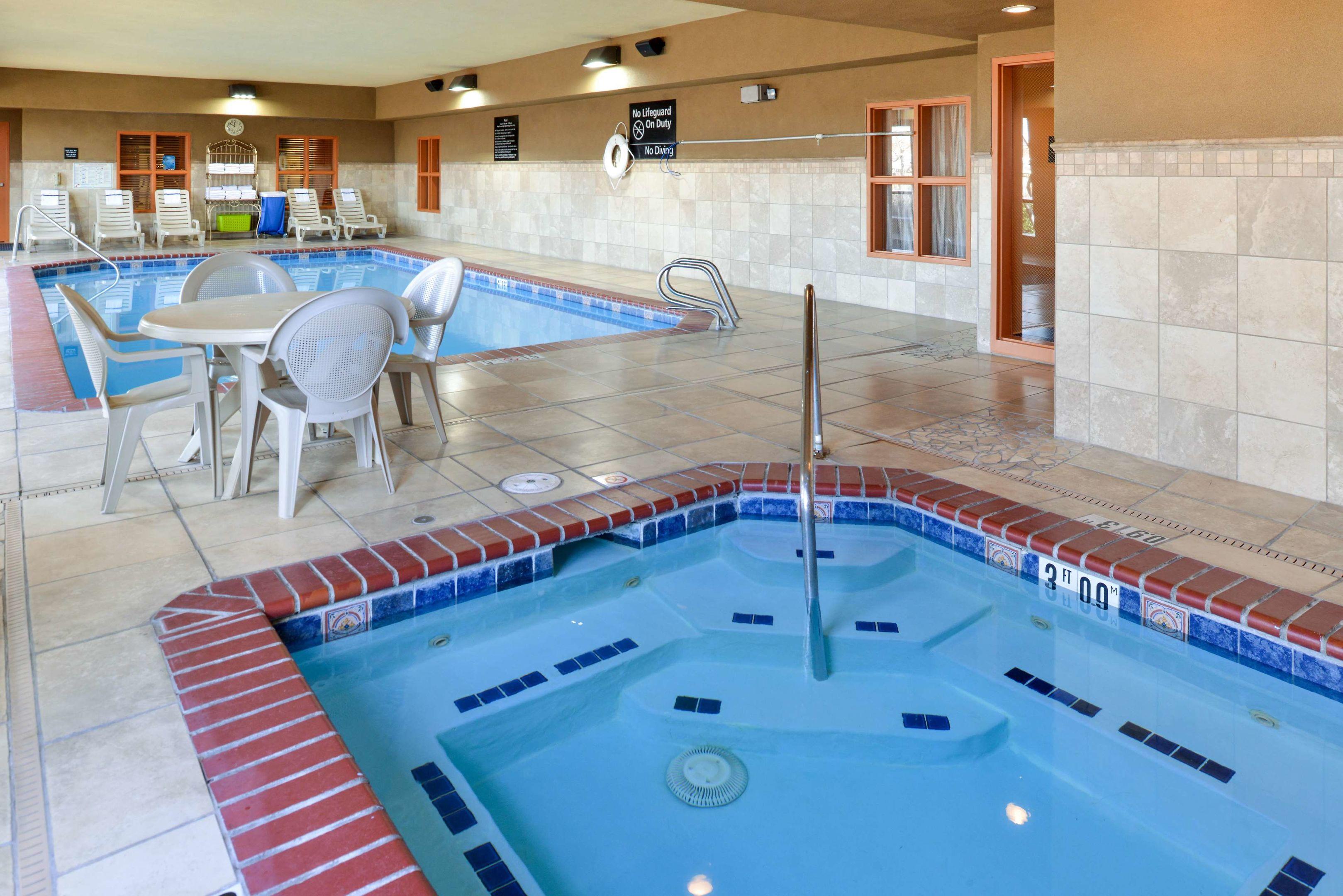 Hampton Inn & Suites Albuquerque Coors Road — photo 4