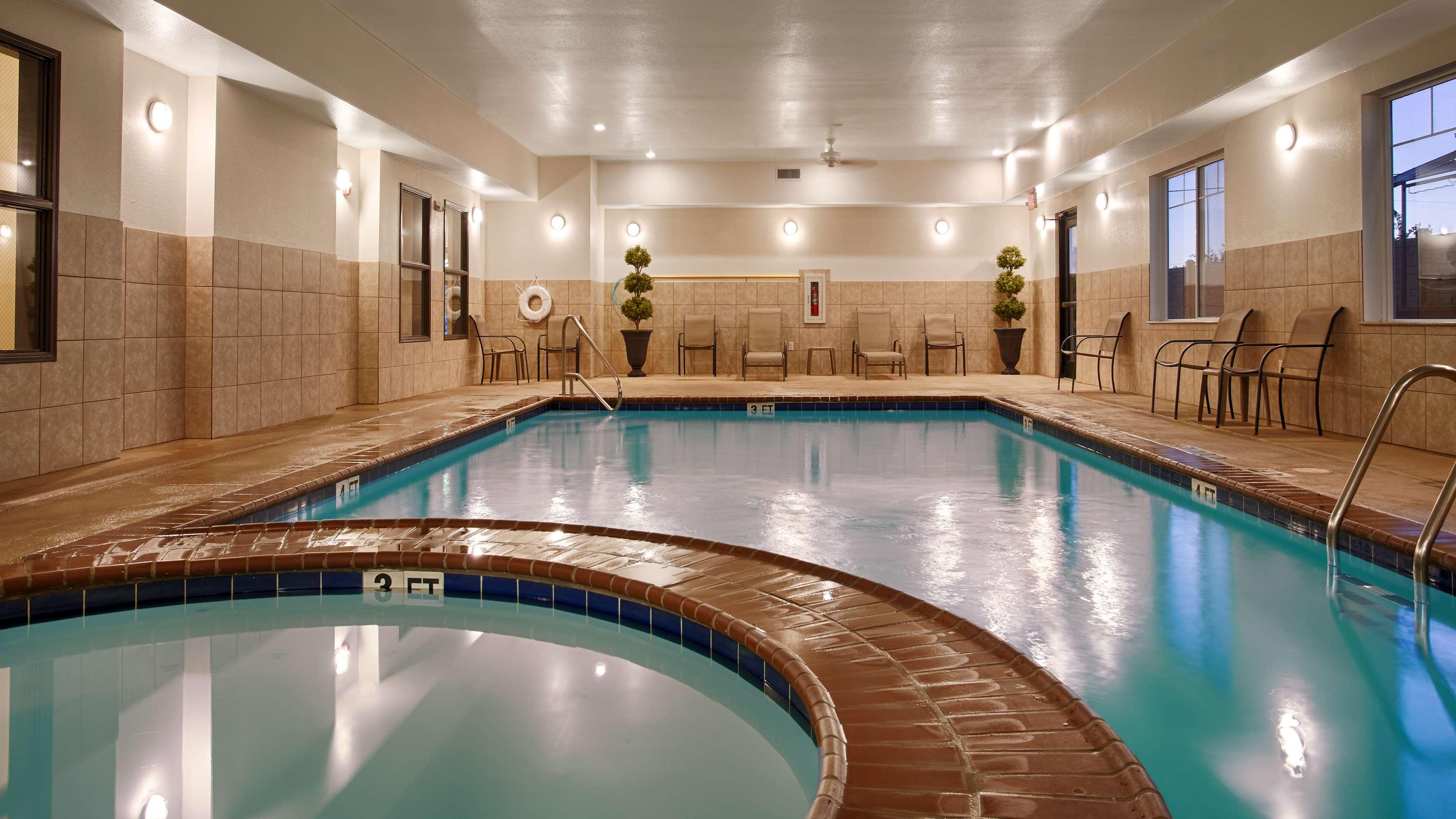 Best Western Plus Seminole Hotel & Suites — photo 4