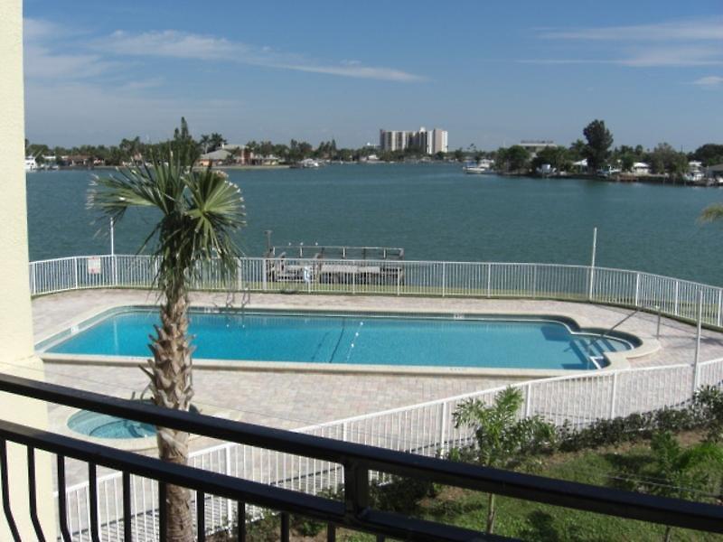 Palms of Treasure Island — photo 4