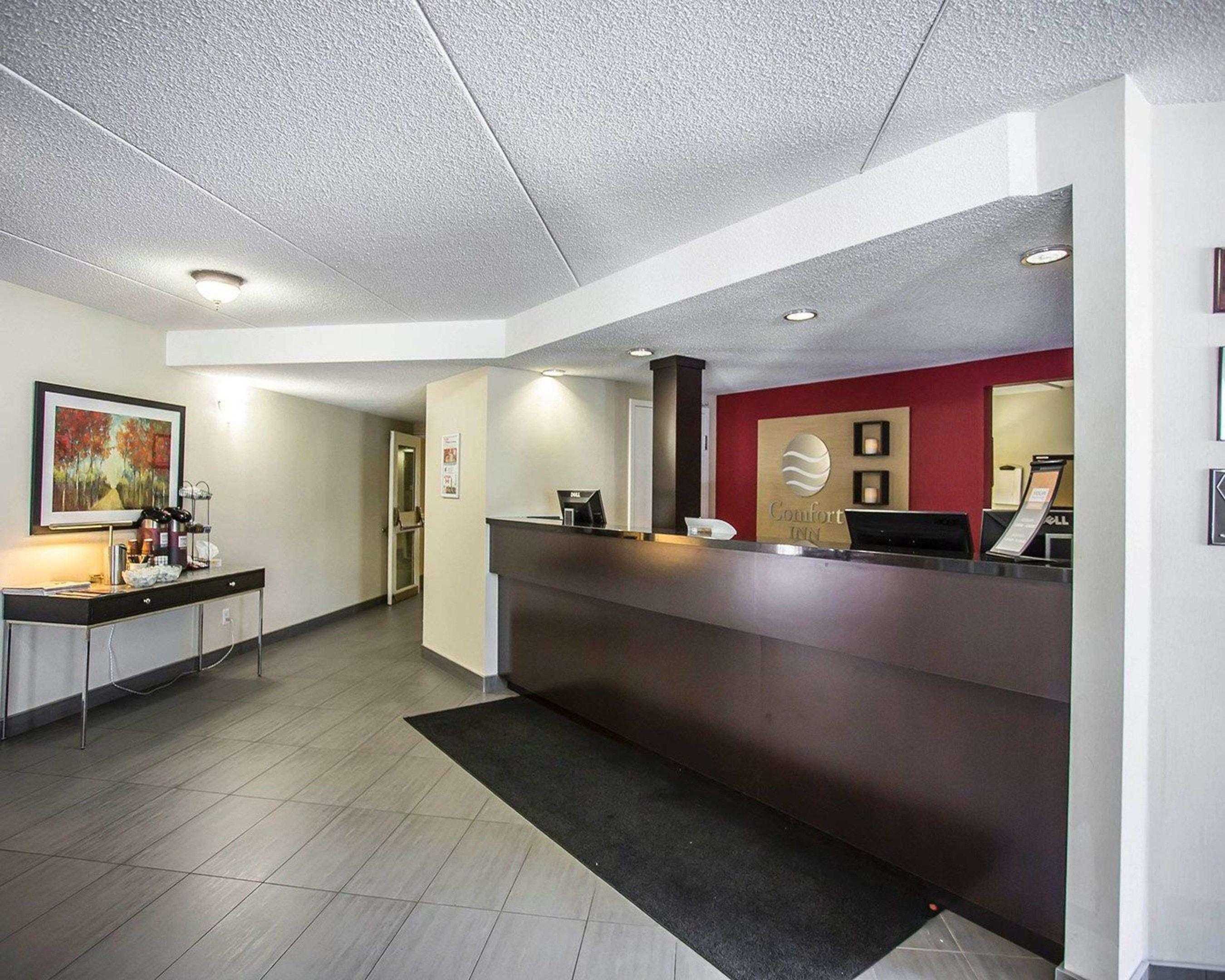 Comfort Inn West — photo 4
