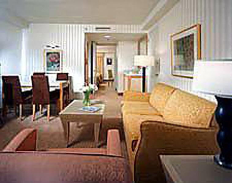 Embassy Suites Charlotte — photo 5