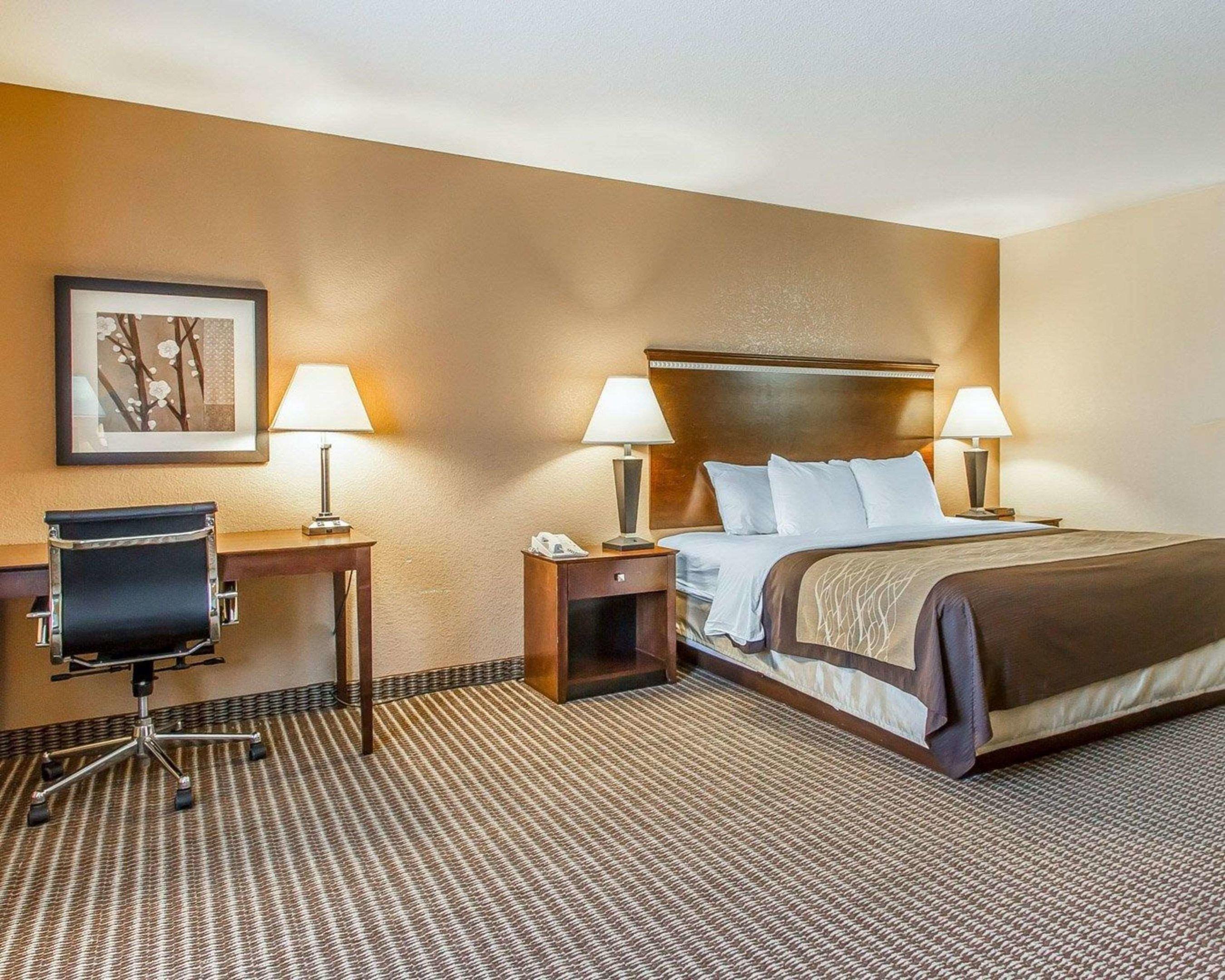 Comfort Inn & Suites — photo 5