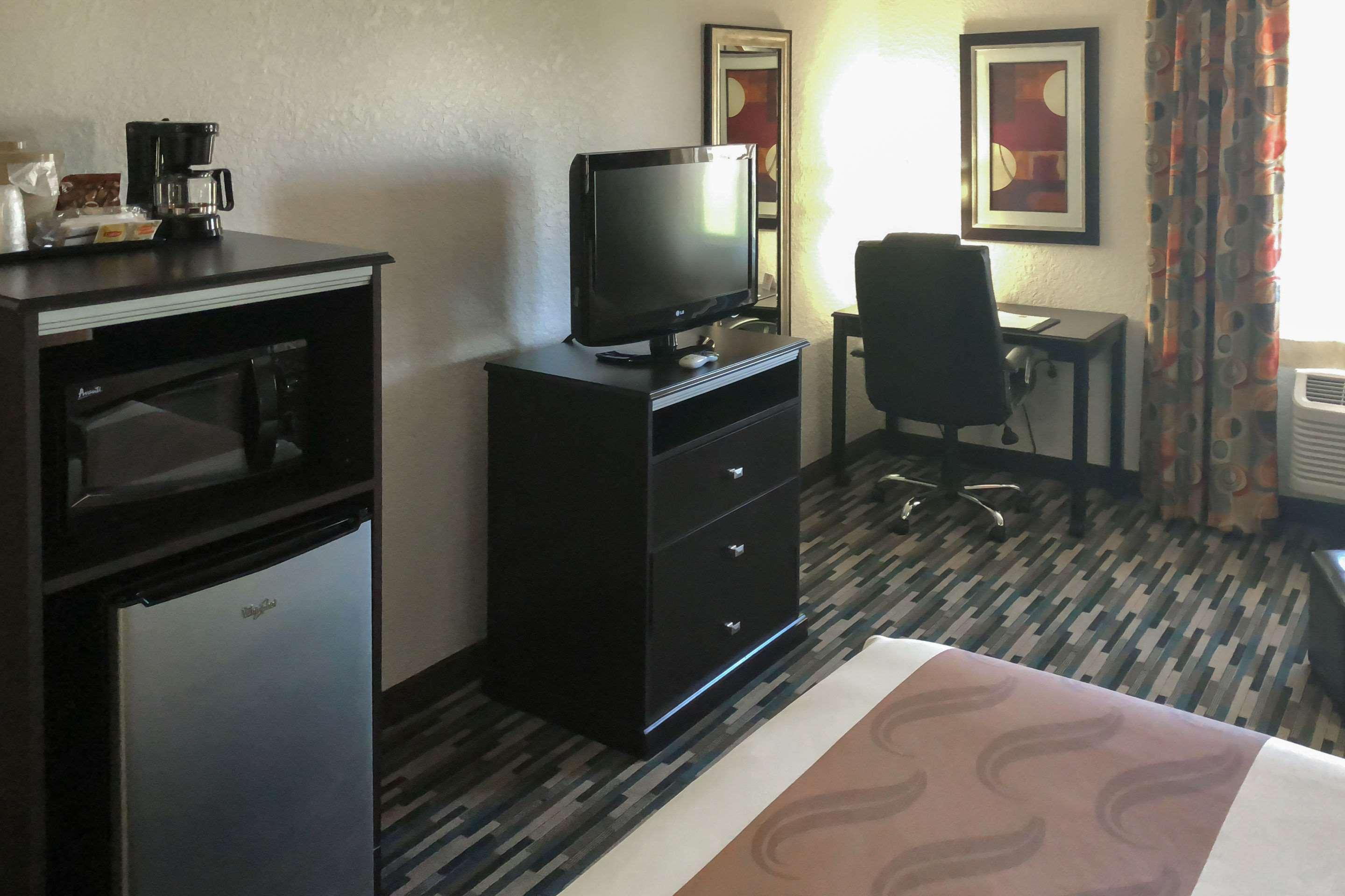 Quality Inn & Suites Denver International Airport — photo 4
