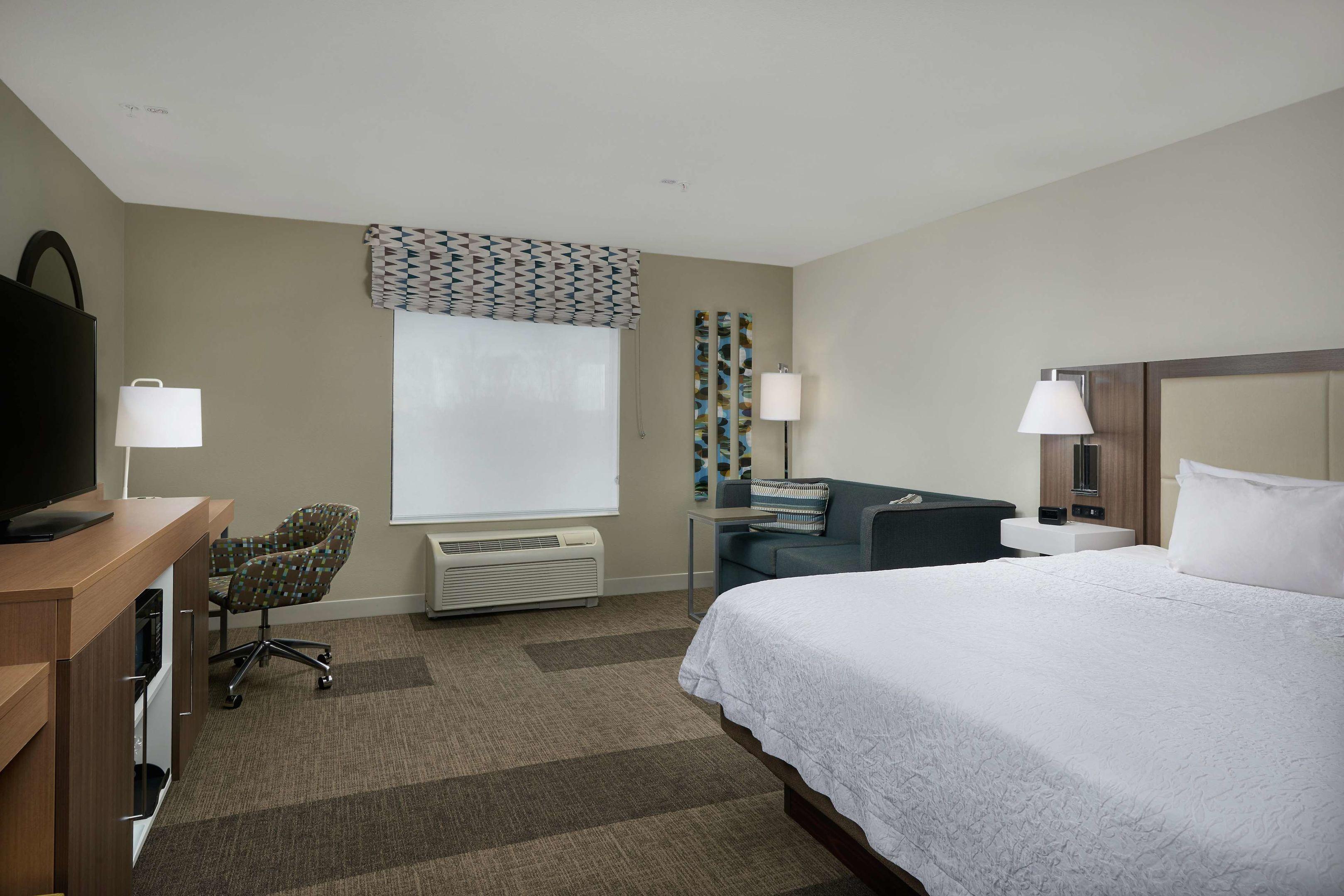 Hampton Inn & Suites Rogers — photo 4