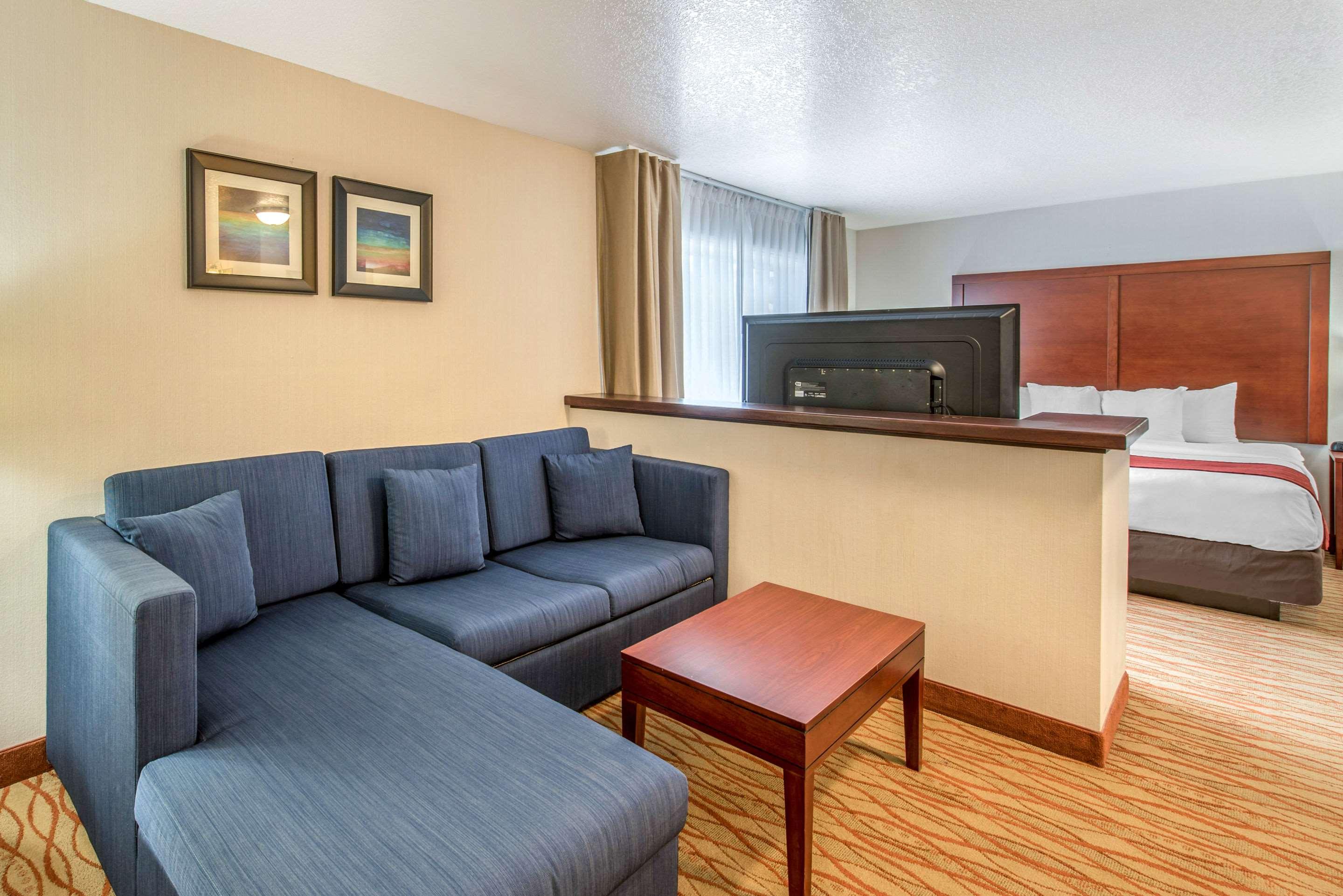 Comfort Inn Mount Shasta Area — photo 4