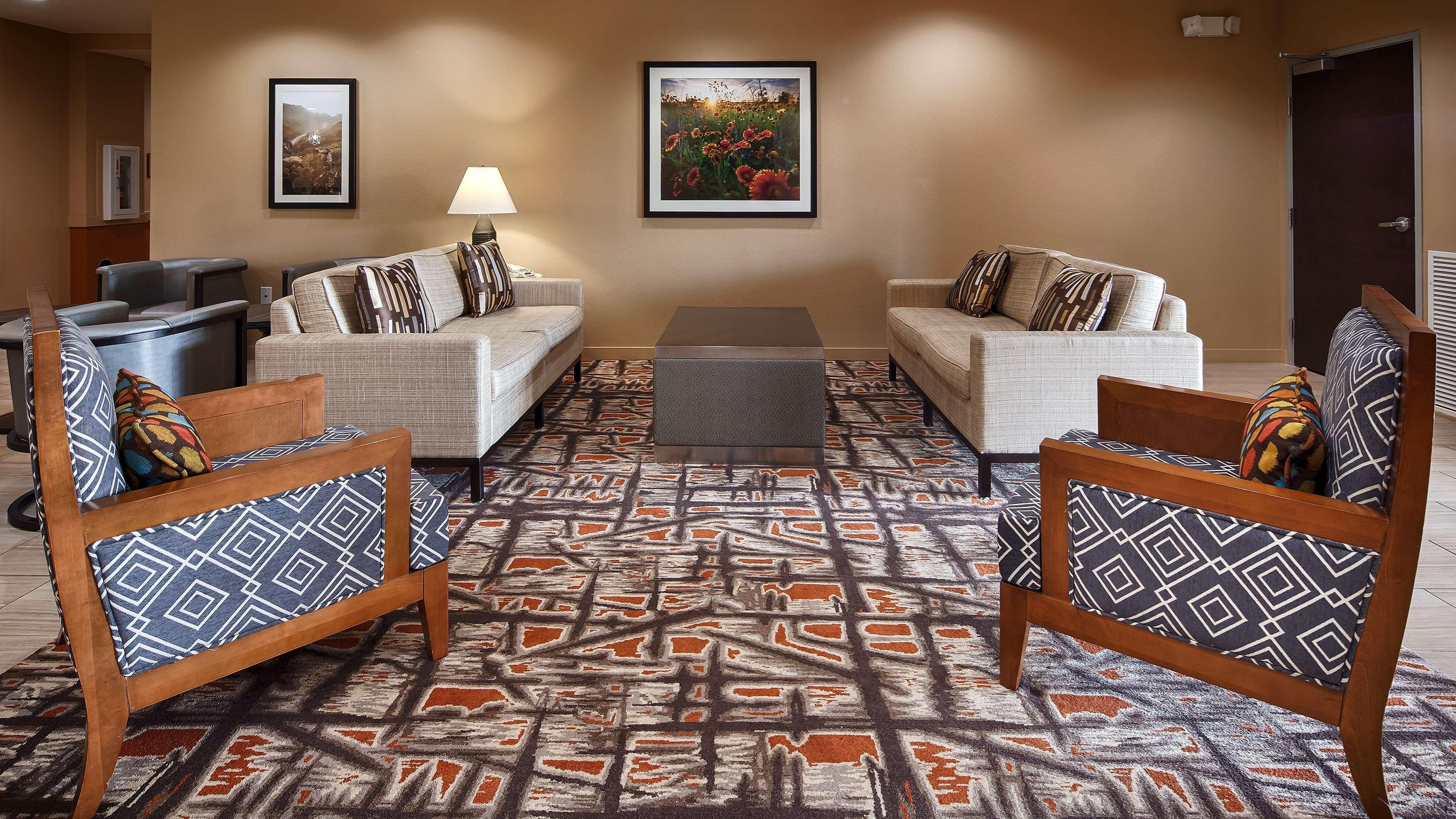 Best Western Plus Elmendorf Hotel — photo 4