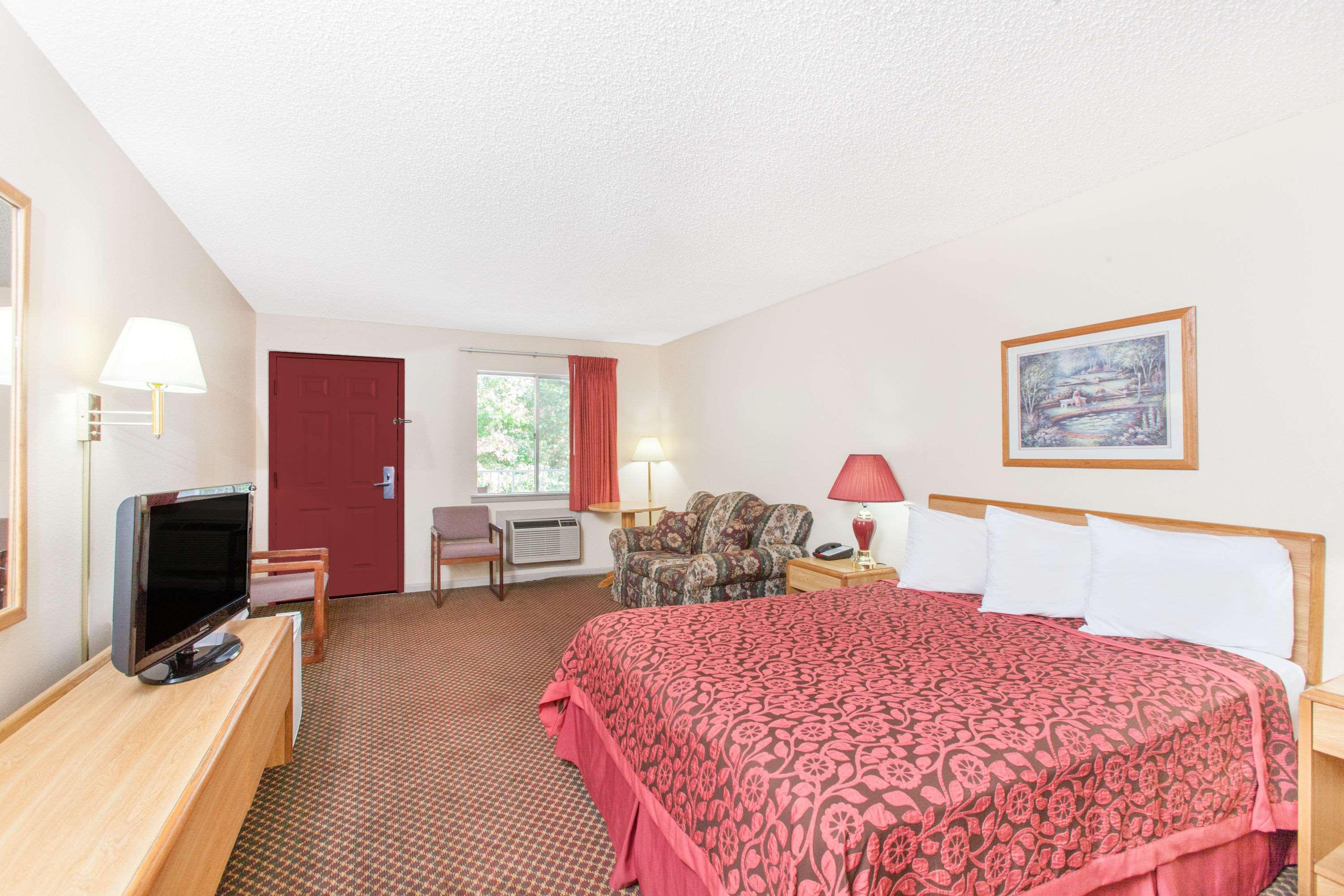 Days Inn by Wyndham Eureka Springs — photo 4