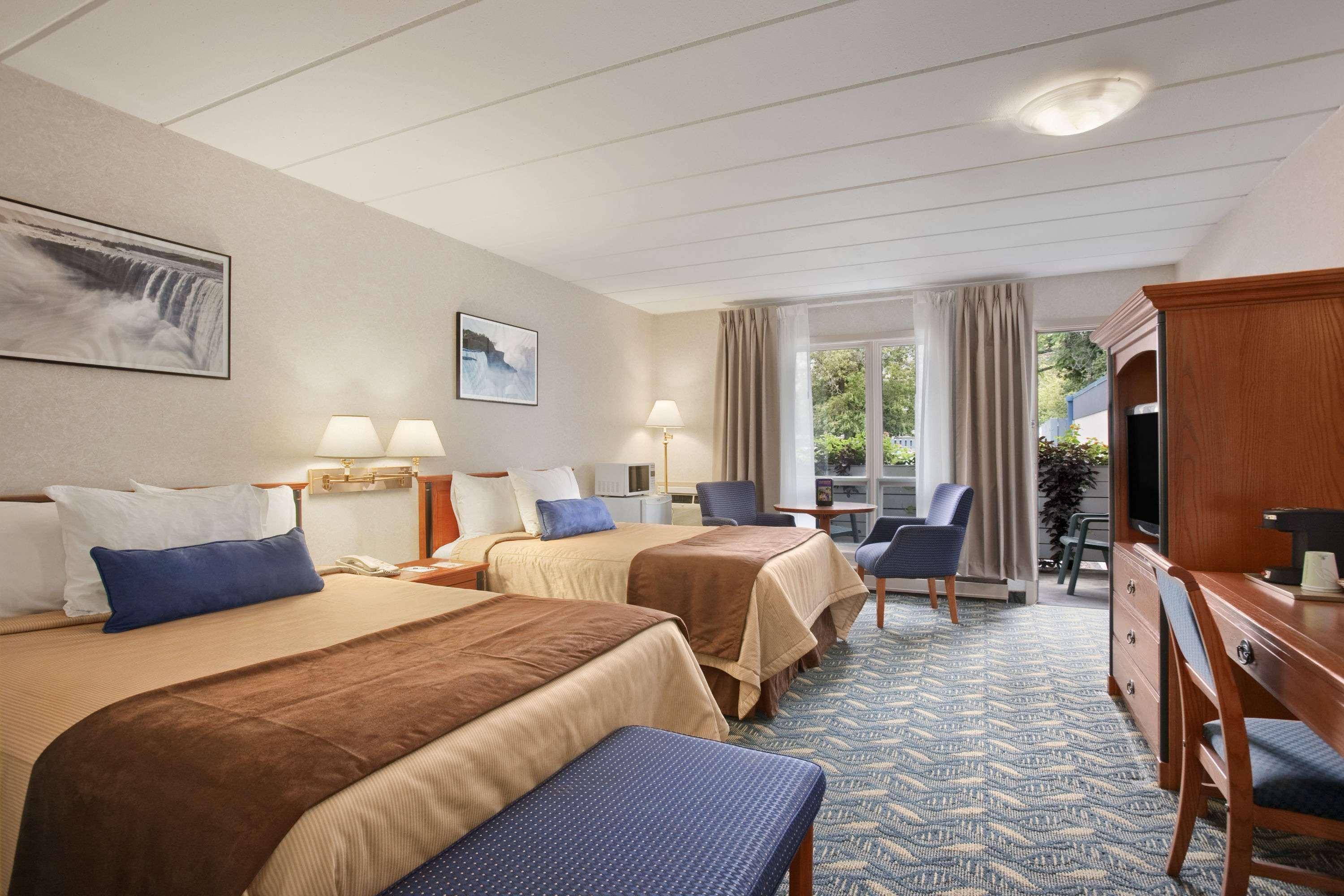 Travelodge by Wyndham Niagara Falls At the Falls — photo 4