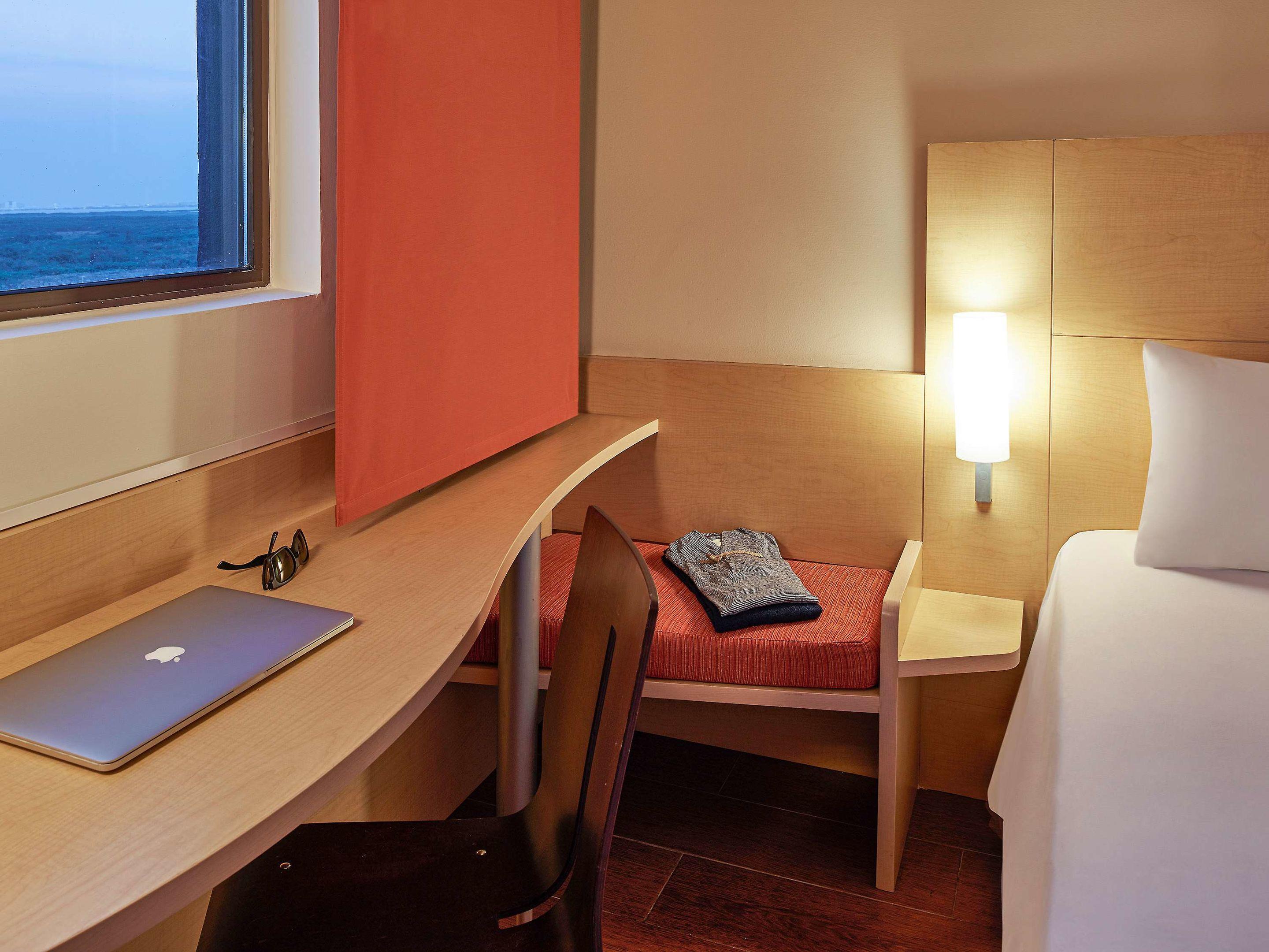Ibis Cancun Centro Hotel — photo 4