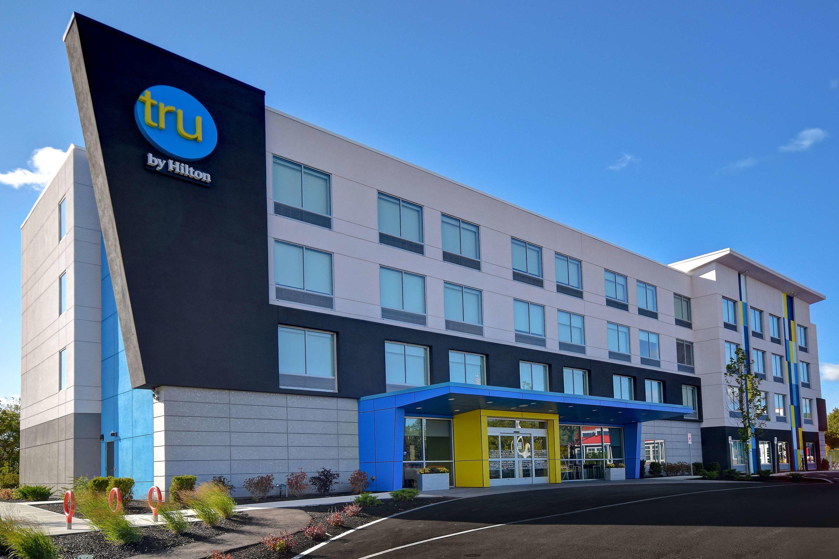 Tru by Hilton Concord — photo 4