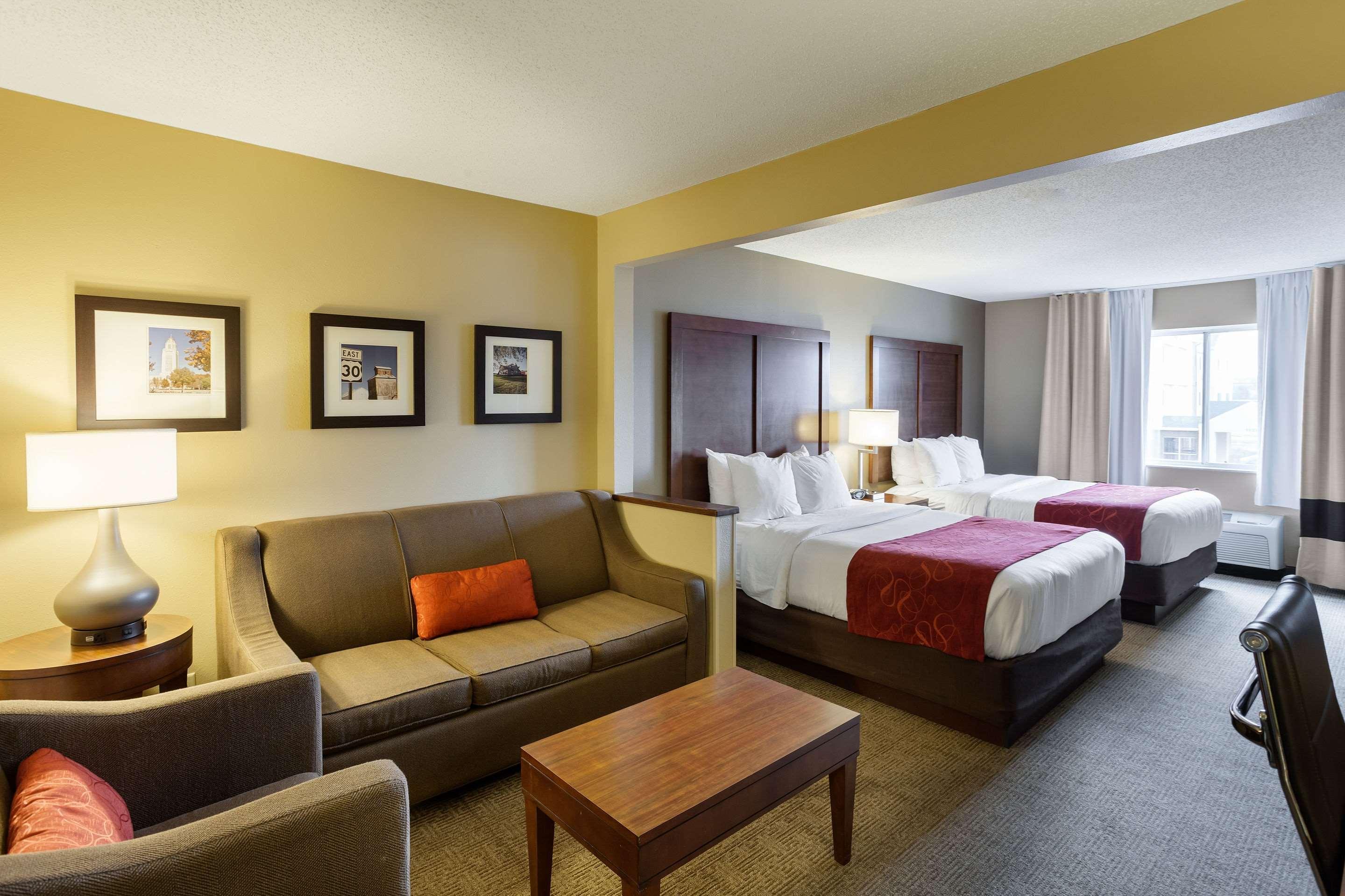 Comfort Suites — photo 3