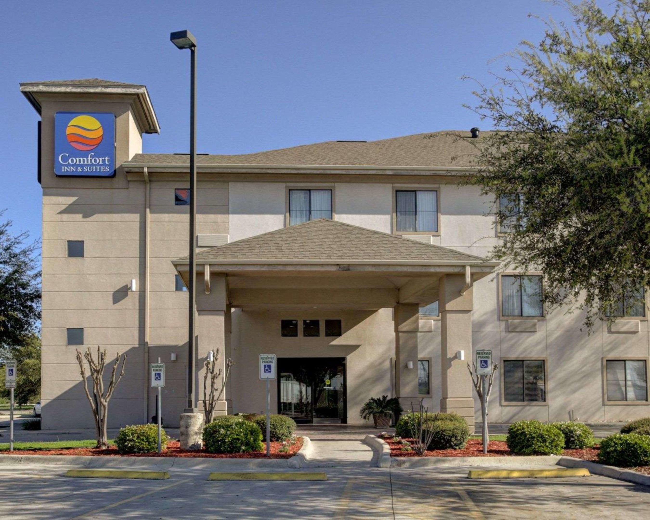 Comfort Inn & Suites - Seguin — photo 3