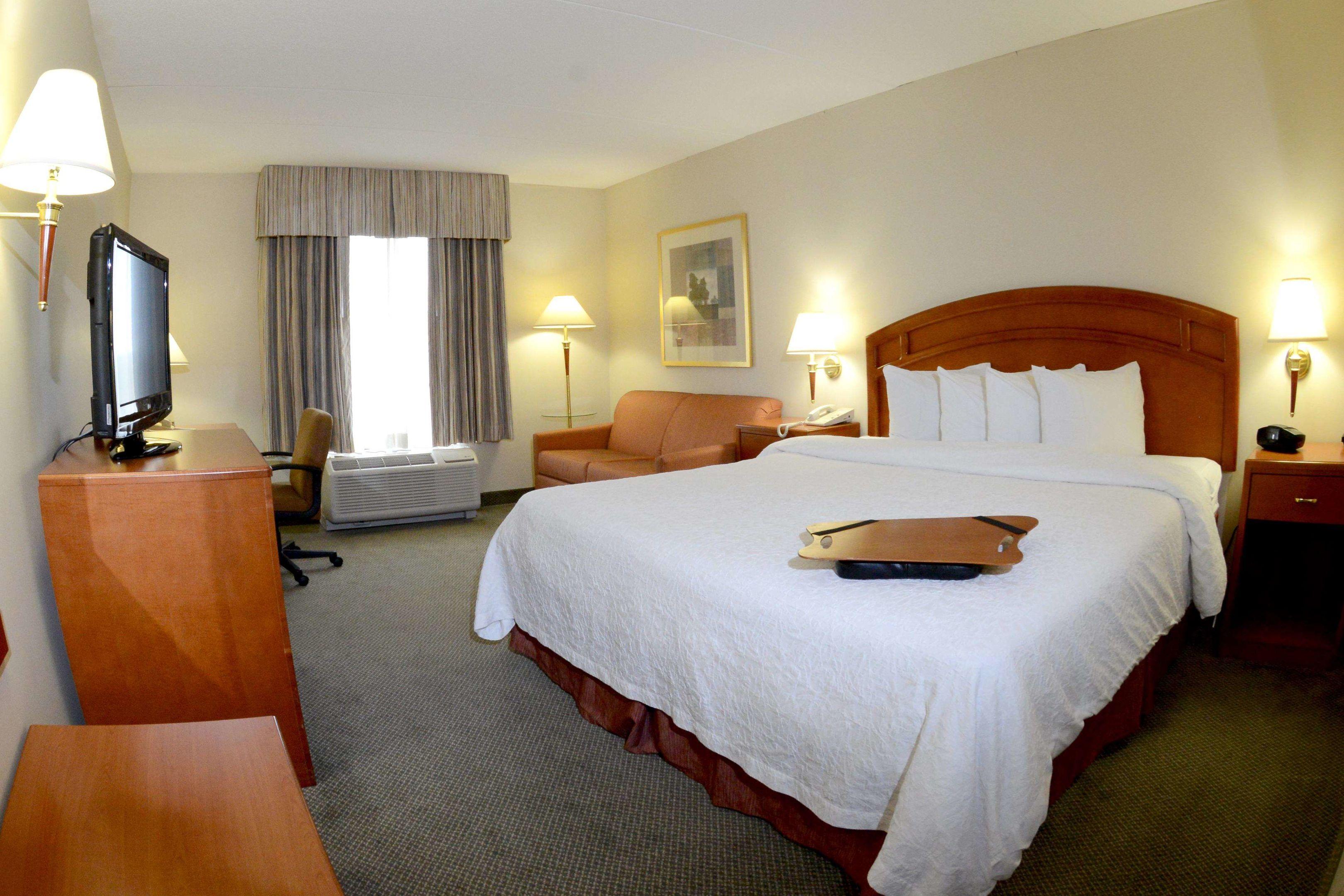 Hampton Inn & Suites Windsor — photo 5