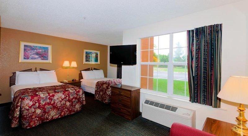 InTown Suites Extended Stay Fort Myers FL — photo 3
