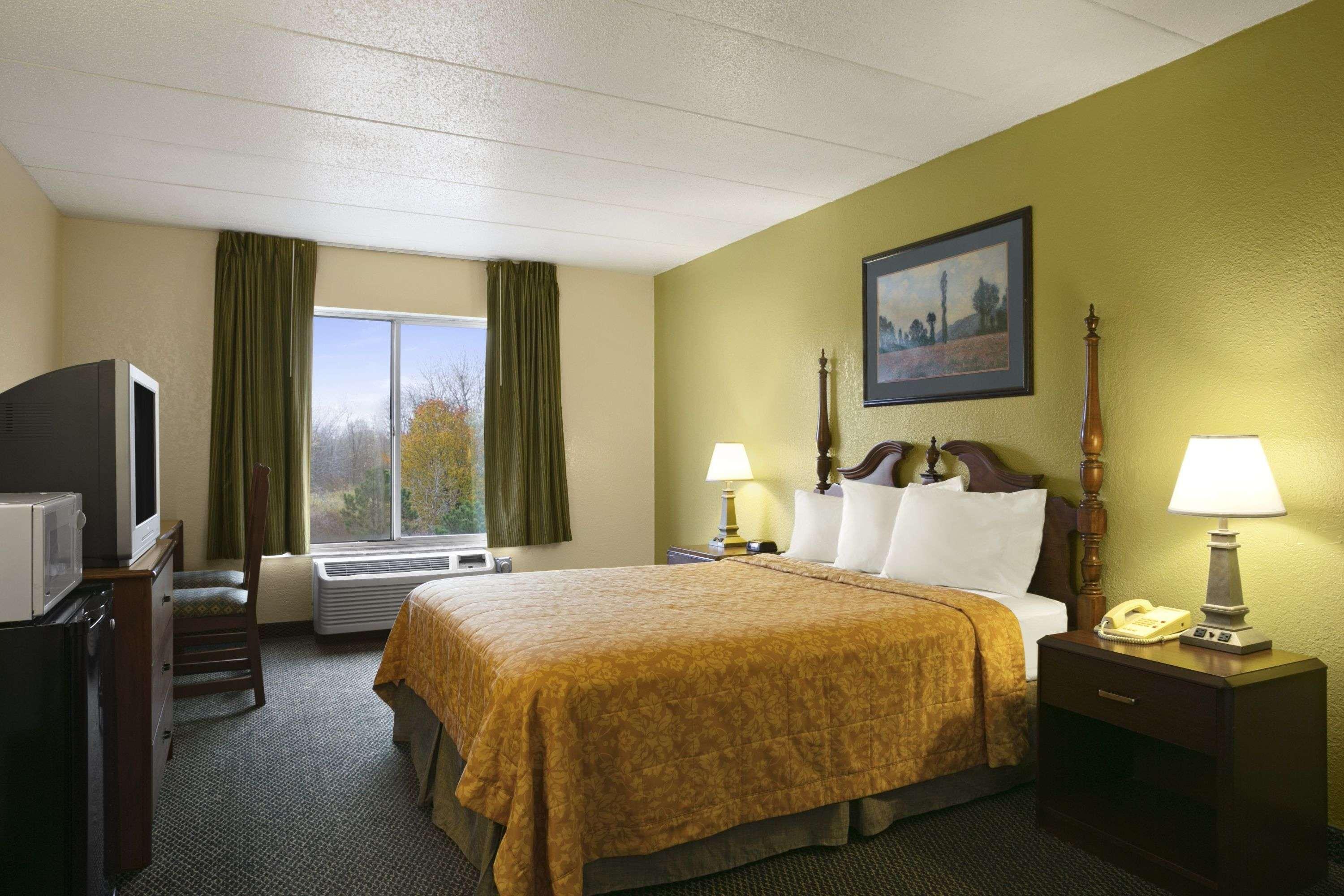 Travelodge by Wyndham Lansing IL — photo 3