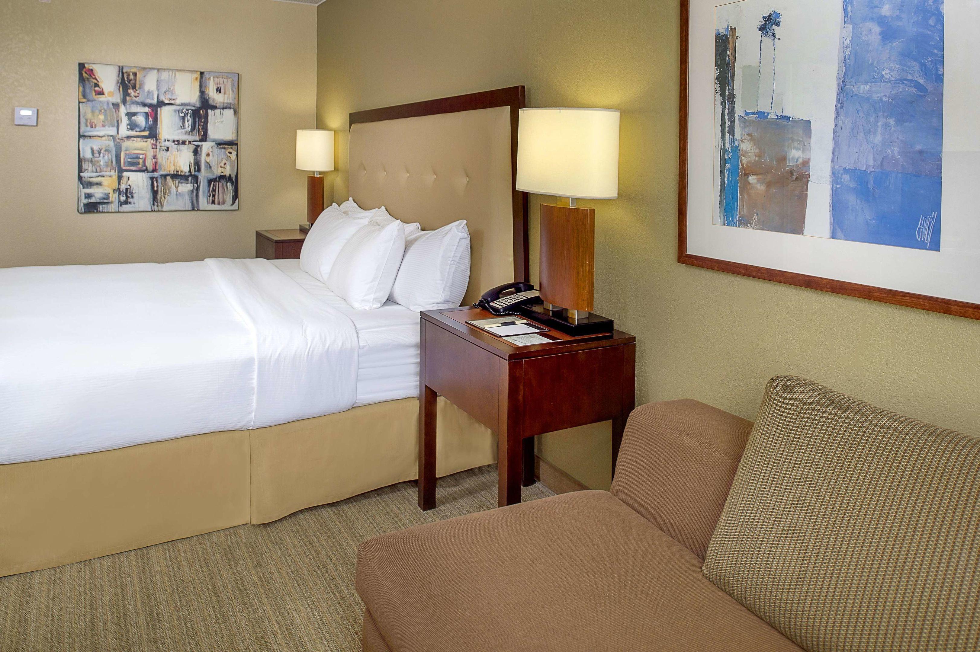 Doubletree by Hilton St. Louis - Westport — photo 5