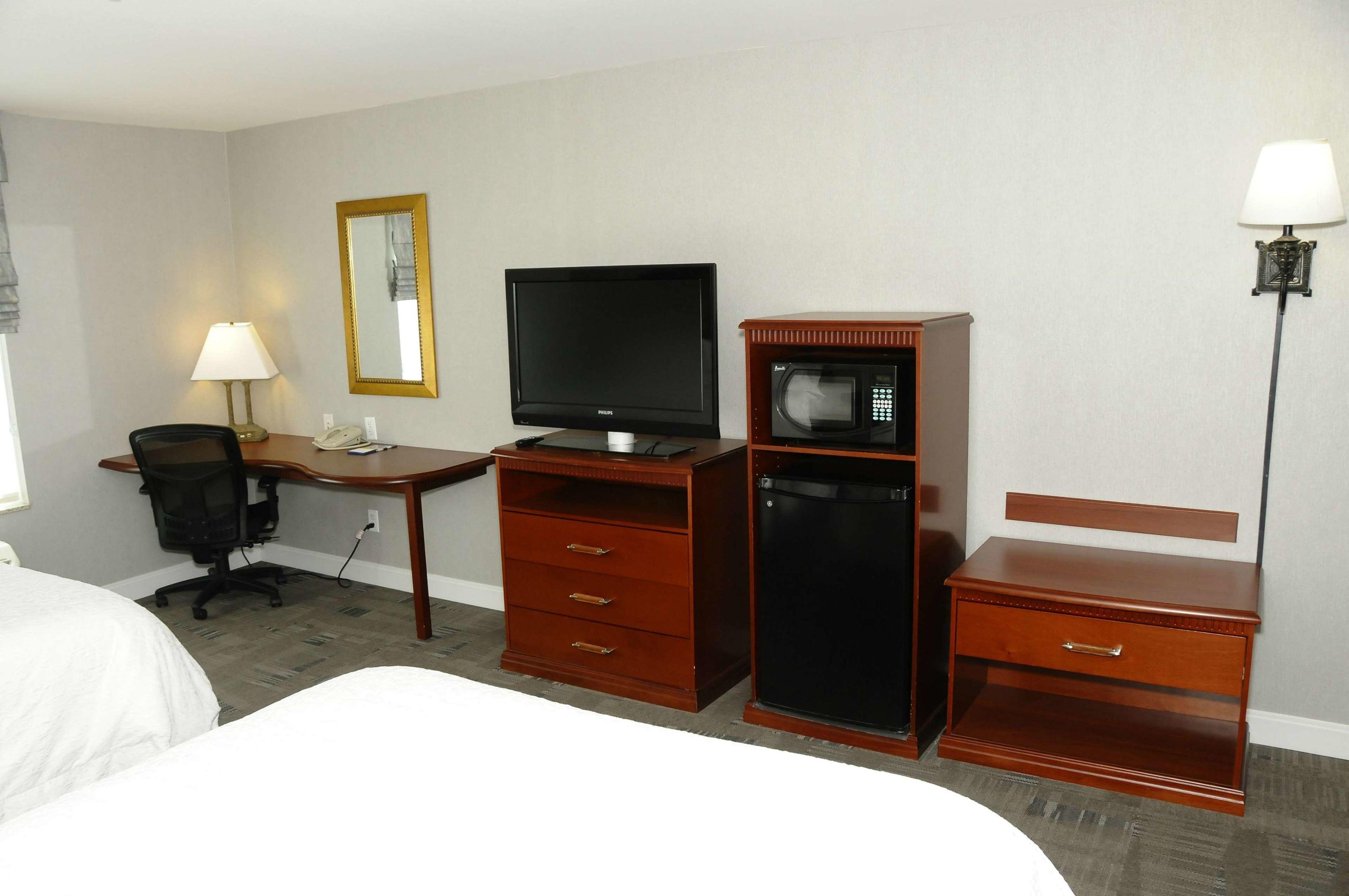 Hampton Inn & Suites Redding — photo 3