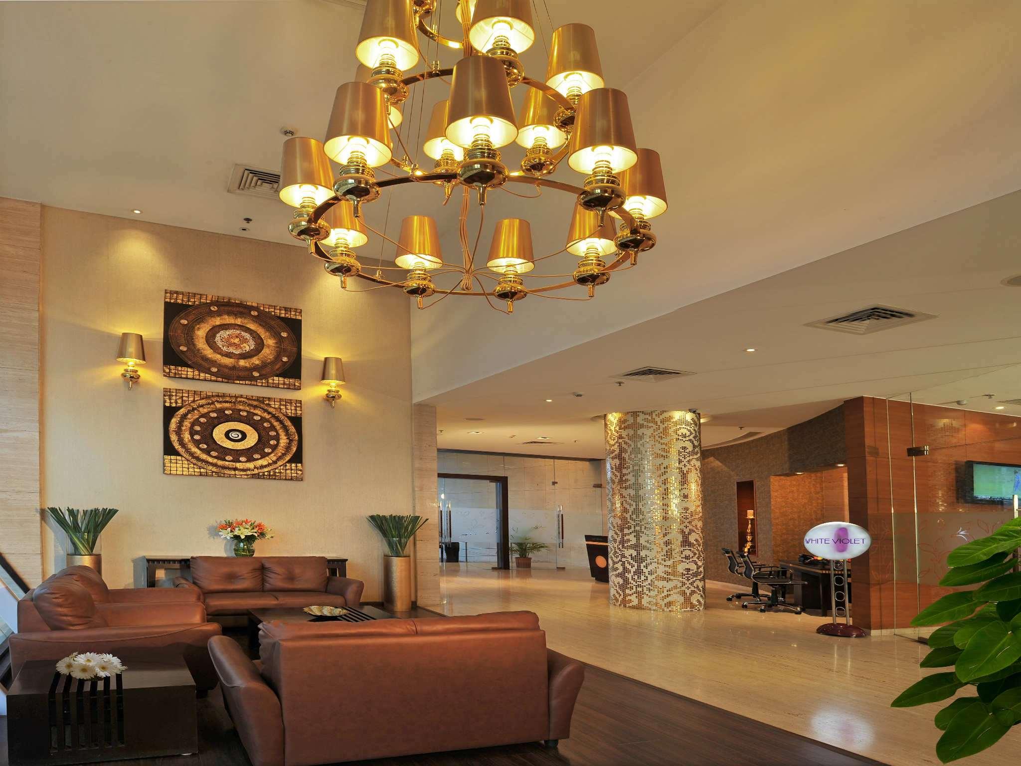 Majestic Court Sarovar Portico — photo 4
