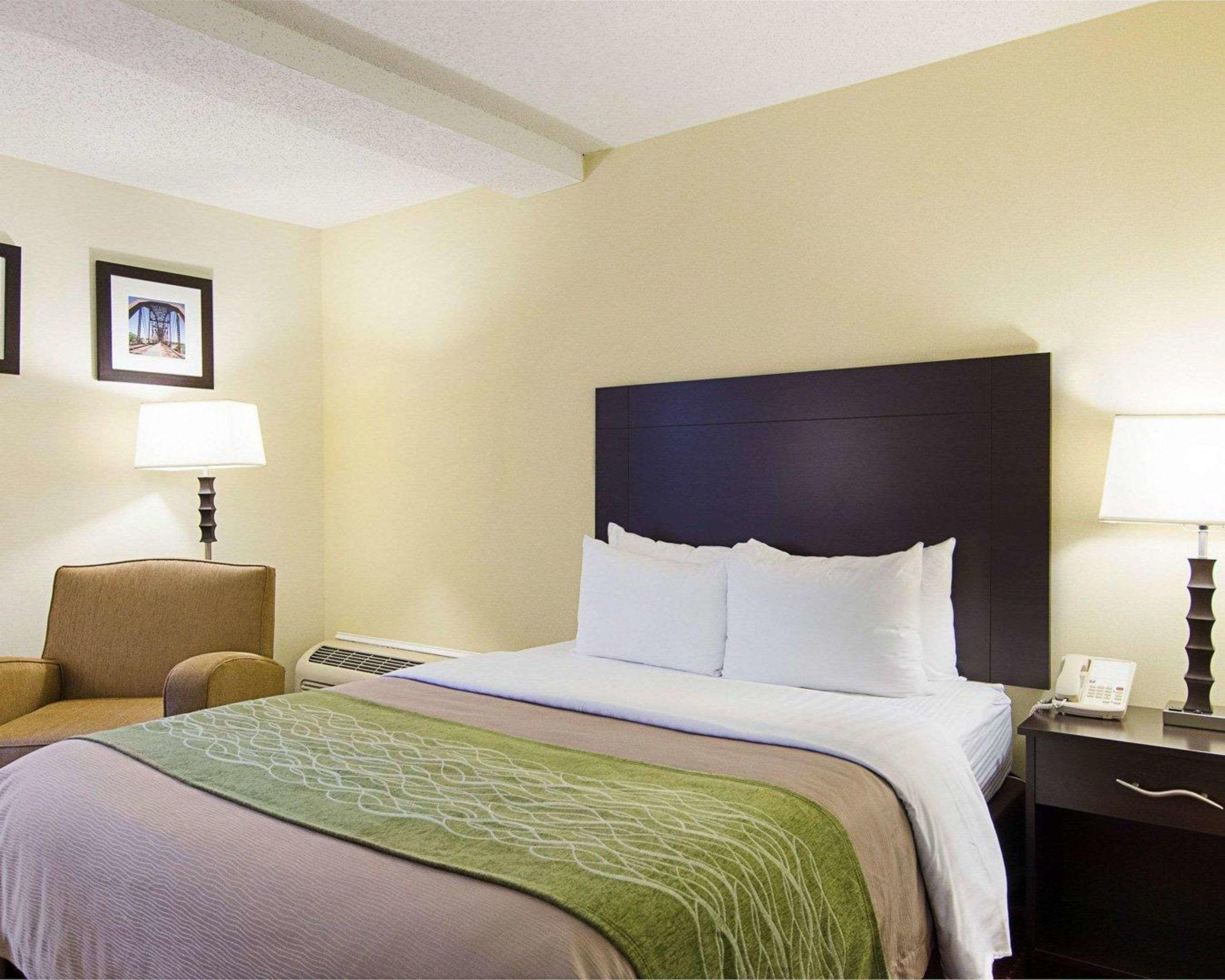 Comfort Inn West — photo 5