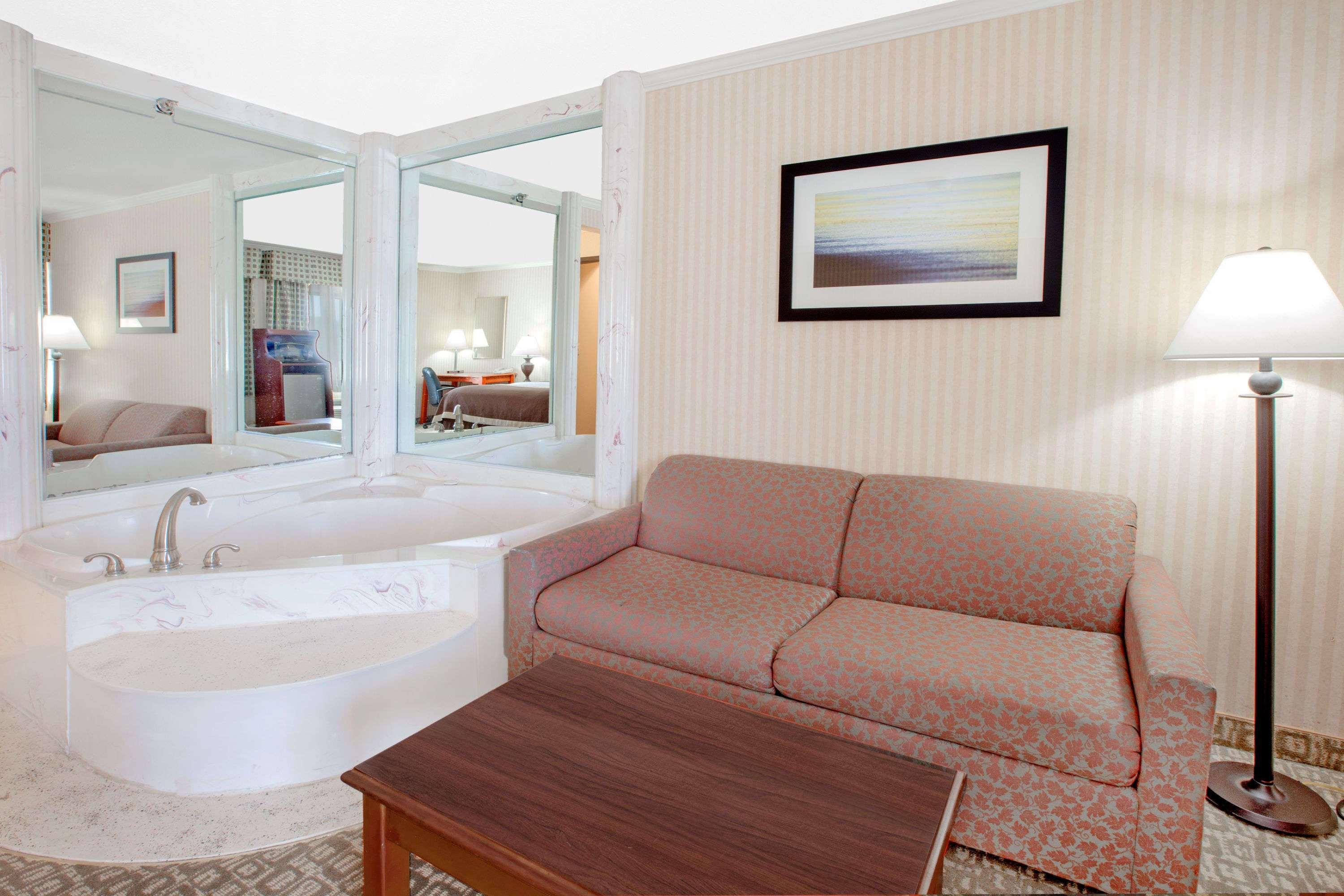 Baymont Inn & Suites Jackson — photo 4