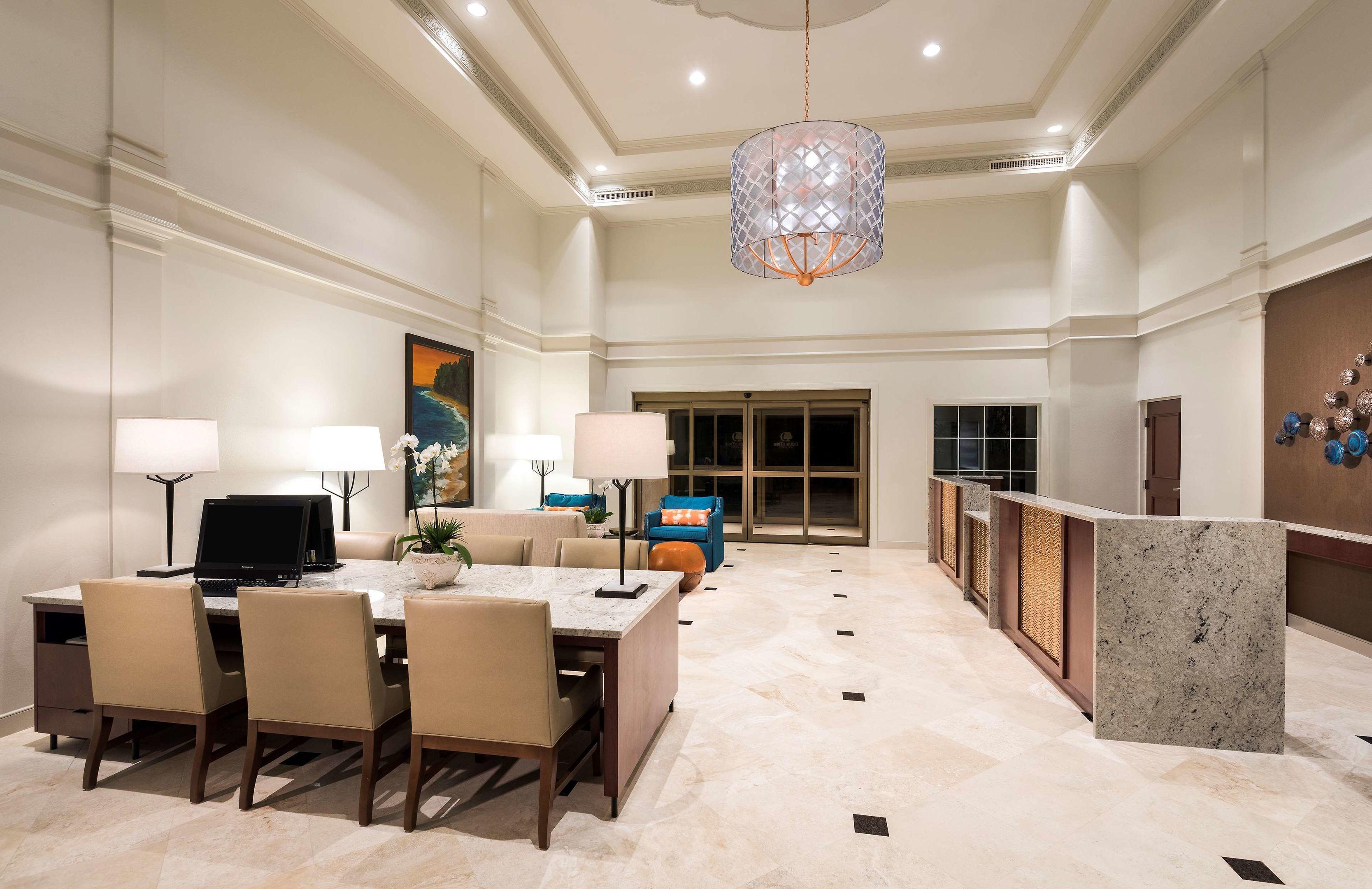 Doubletree Guest Suites Naples — photo 3