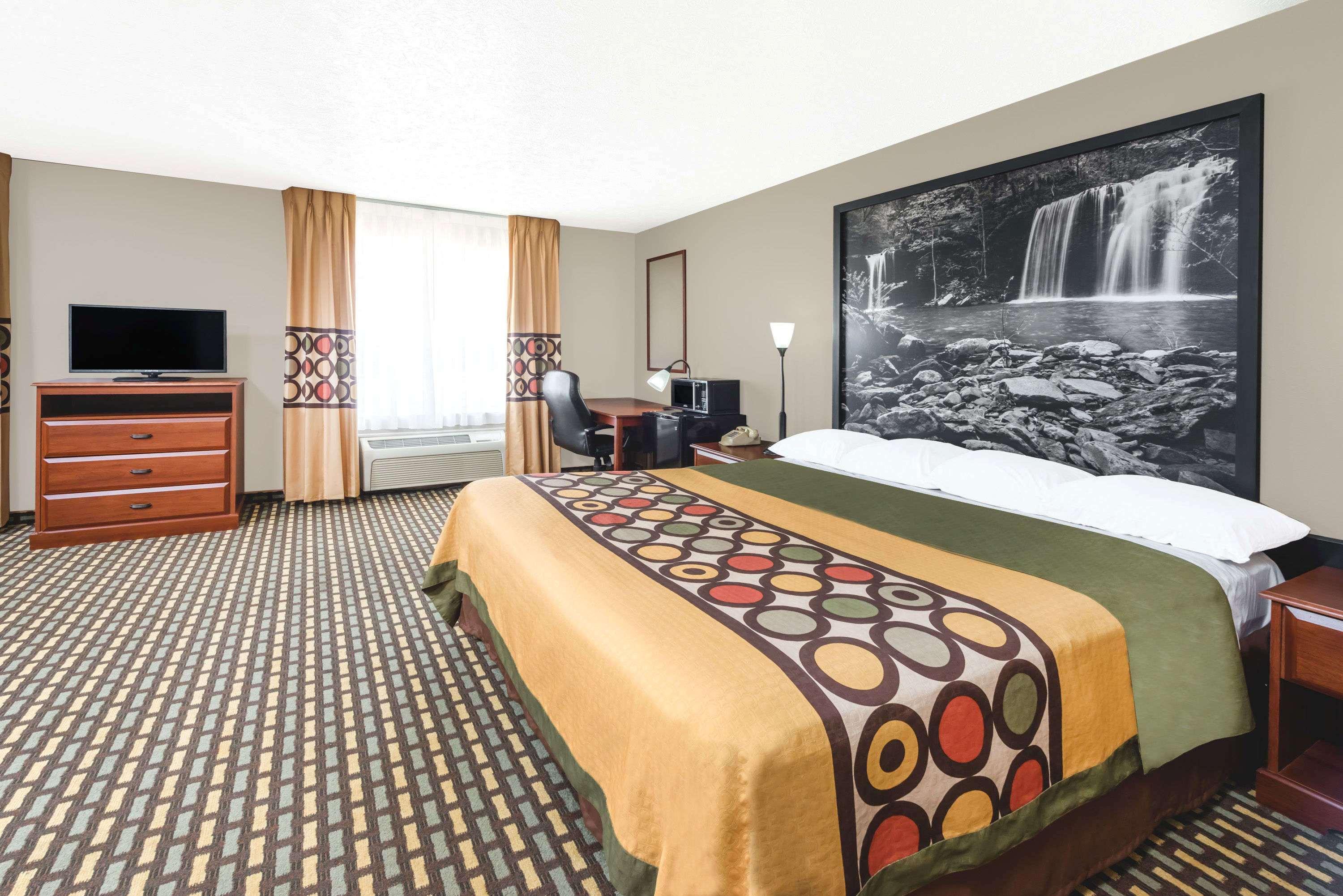 Super 8 by Wyndham Bolivar — photo 4