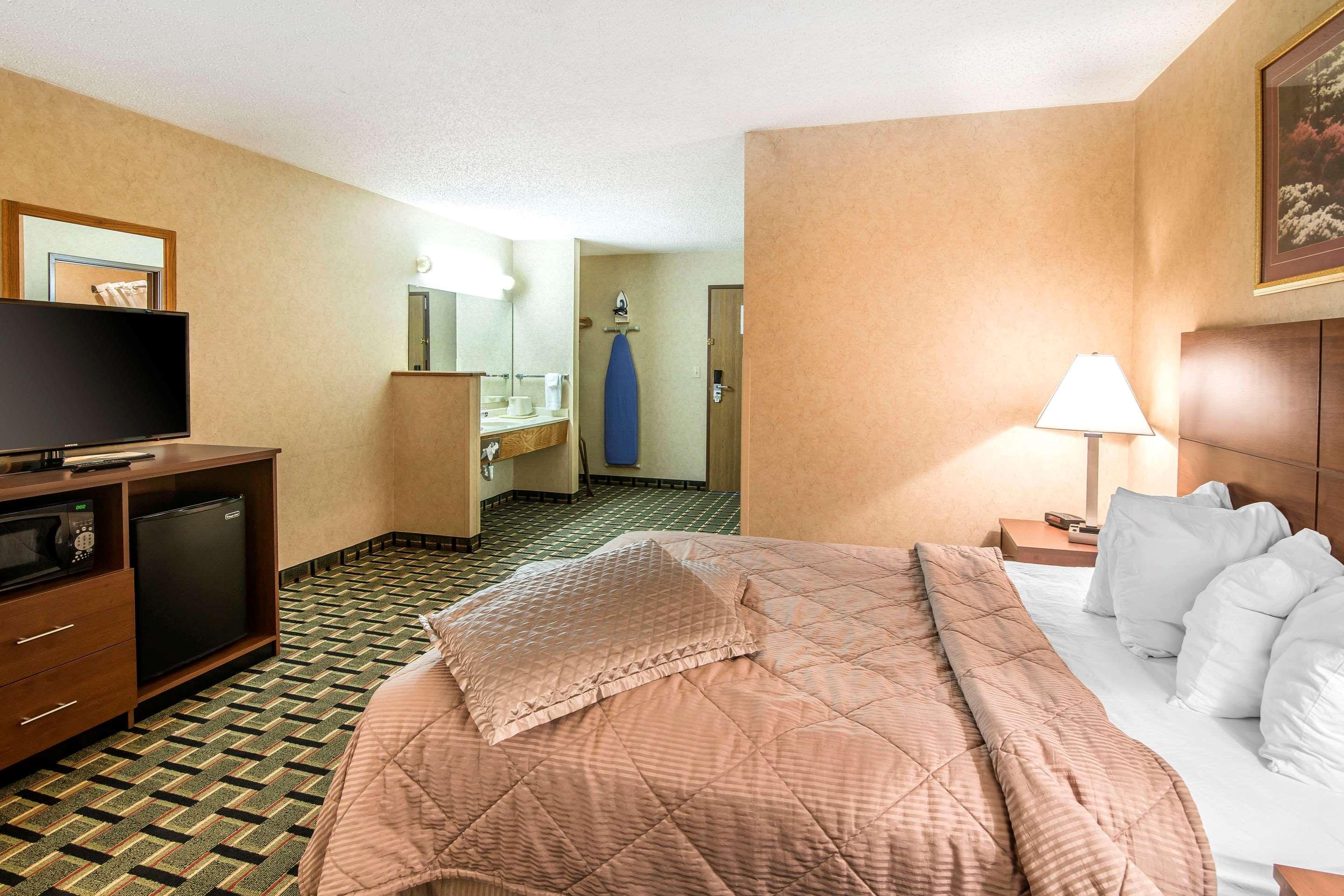 Quality Inn Raton — photo 5