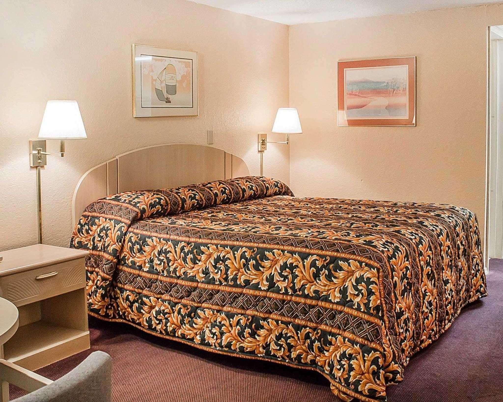 Rodeway Inn Findlay — photo 5