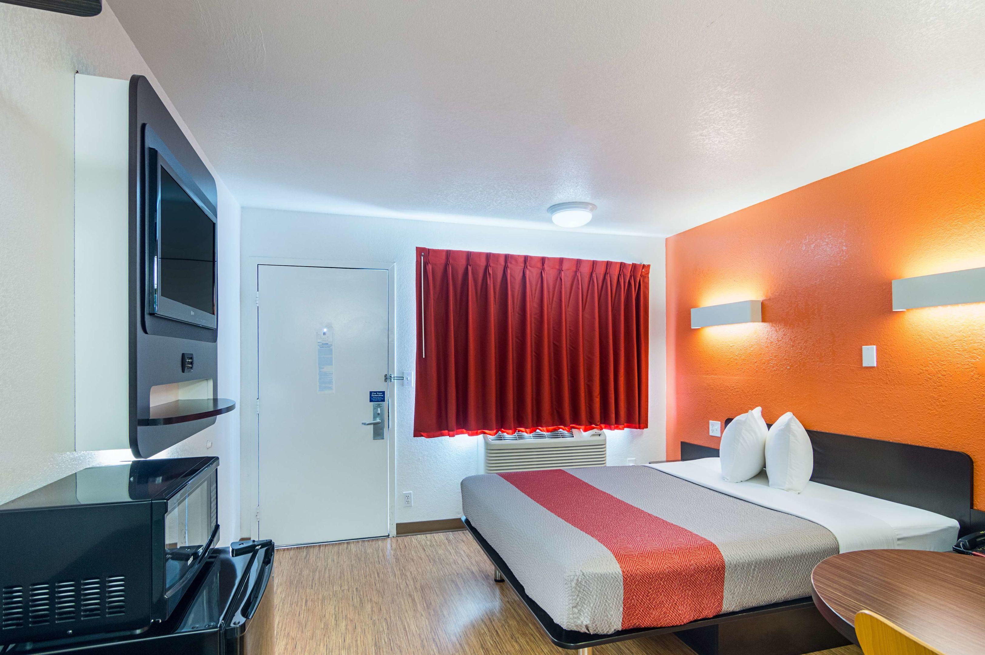 Motel 6 — photo 4