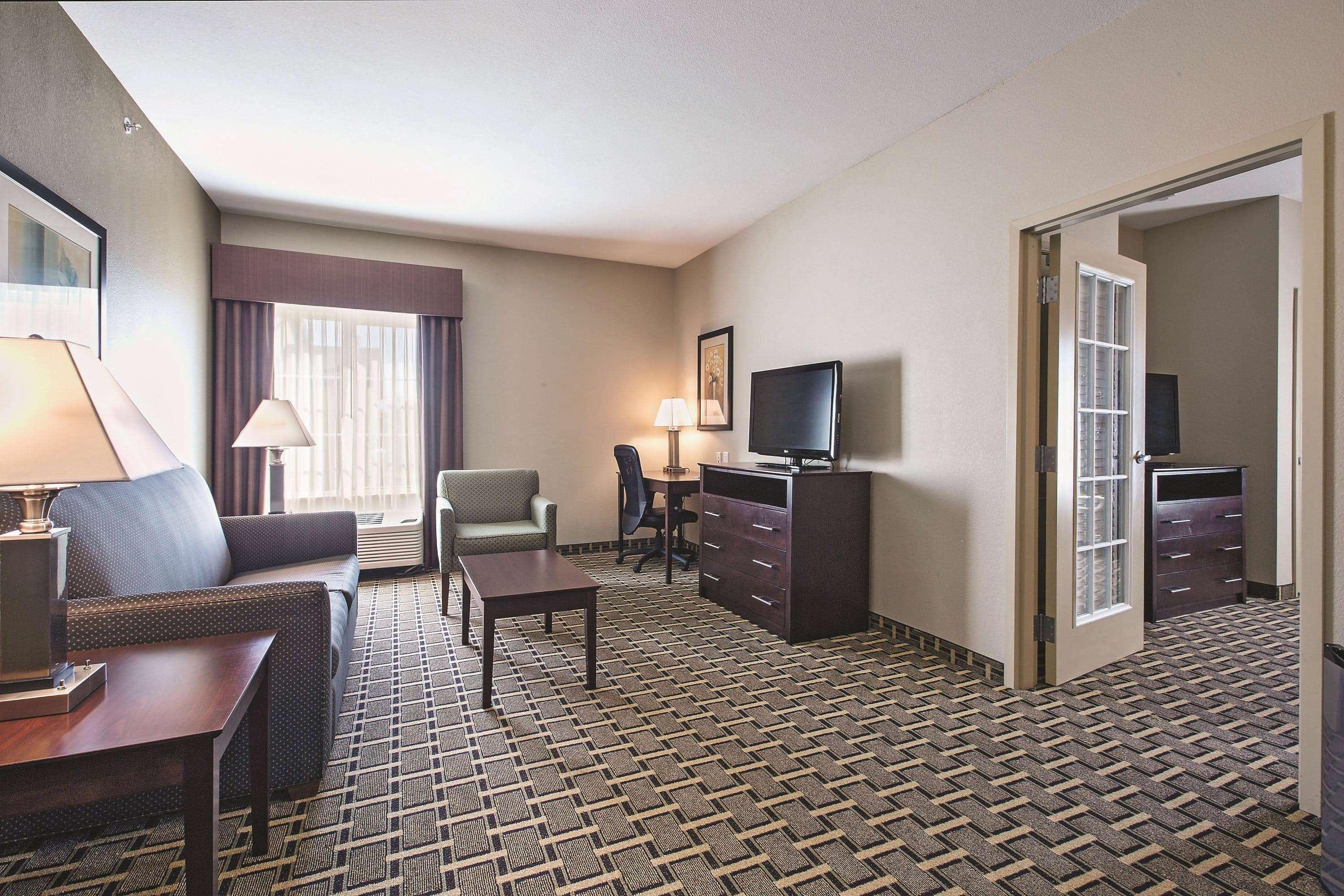 La Quinta Inn & Suites Lancaster — photo 5